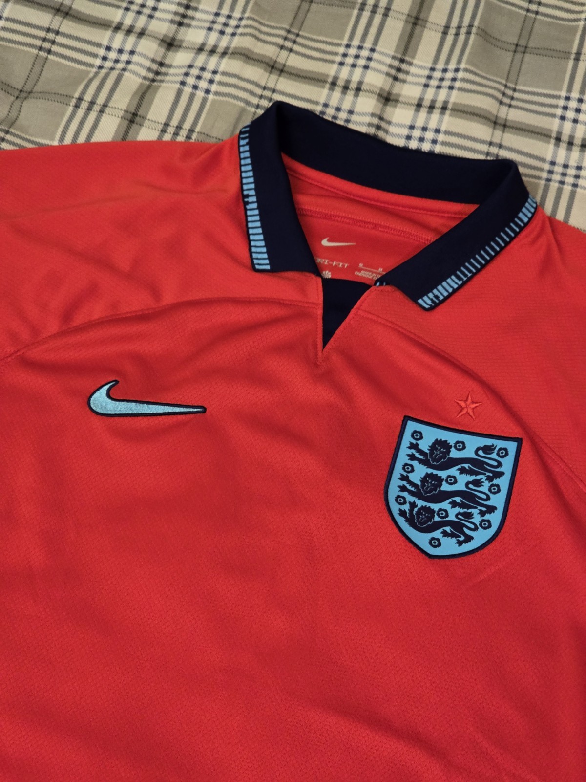 NWOT Nike England National Red 2022 Away Stadium Jersey Sz:Medium Bellingham