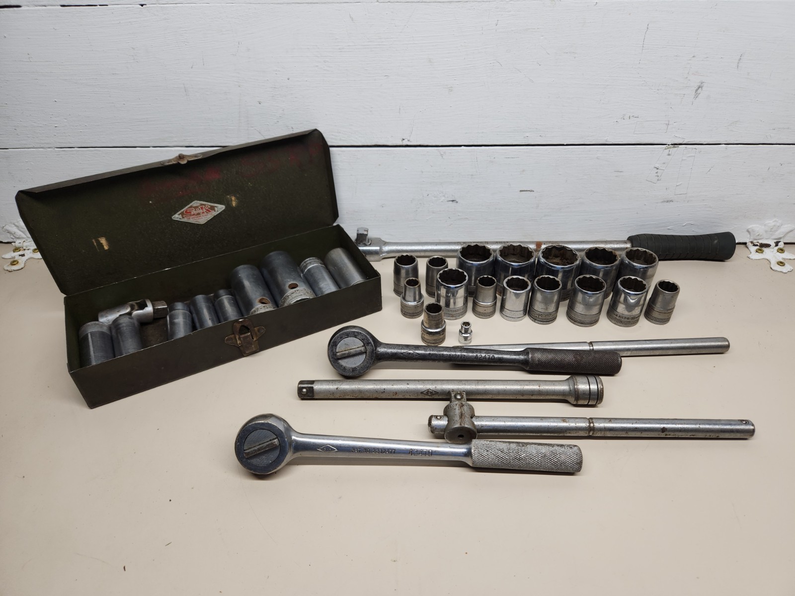 Vtg S-K Tools Socket Set, 33 Pieces w/ Ratchets, Knurled Sockets, Breaker Bar, + Vtg S-K Tools Socket Set, 33 Pieces w/ Ratchets, Knurled Sockets, Breaker Bar, +