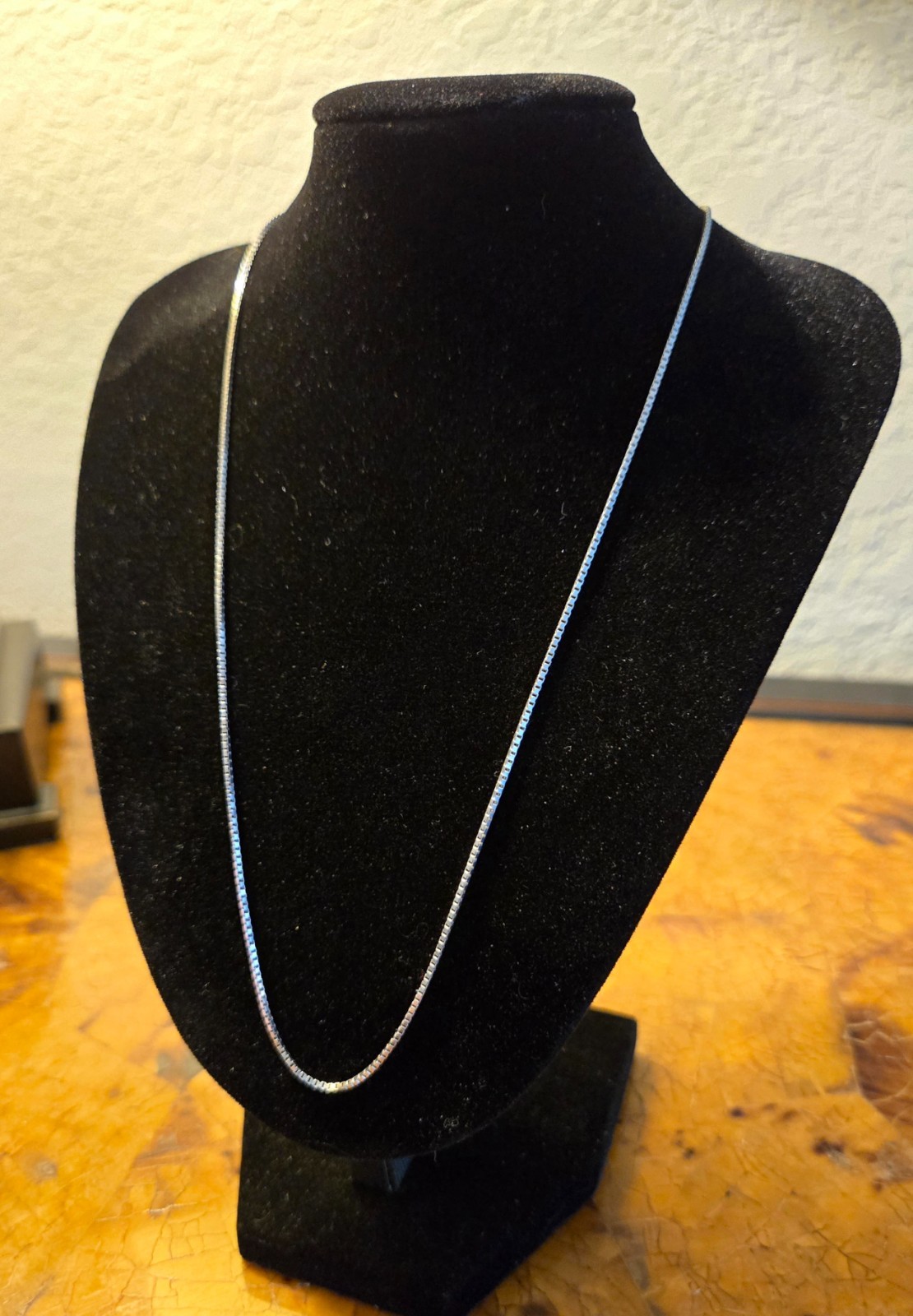 14K WHITE GOLD NECKLACE-19\ 14K WHITE GOLD NECKLACE-19\