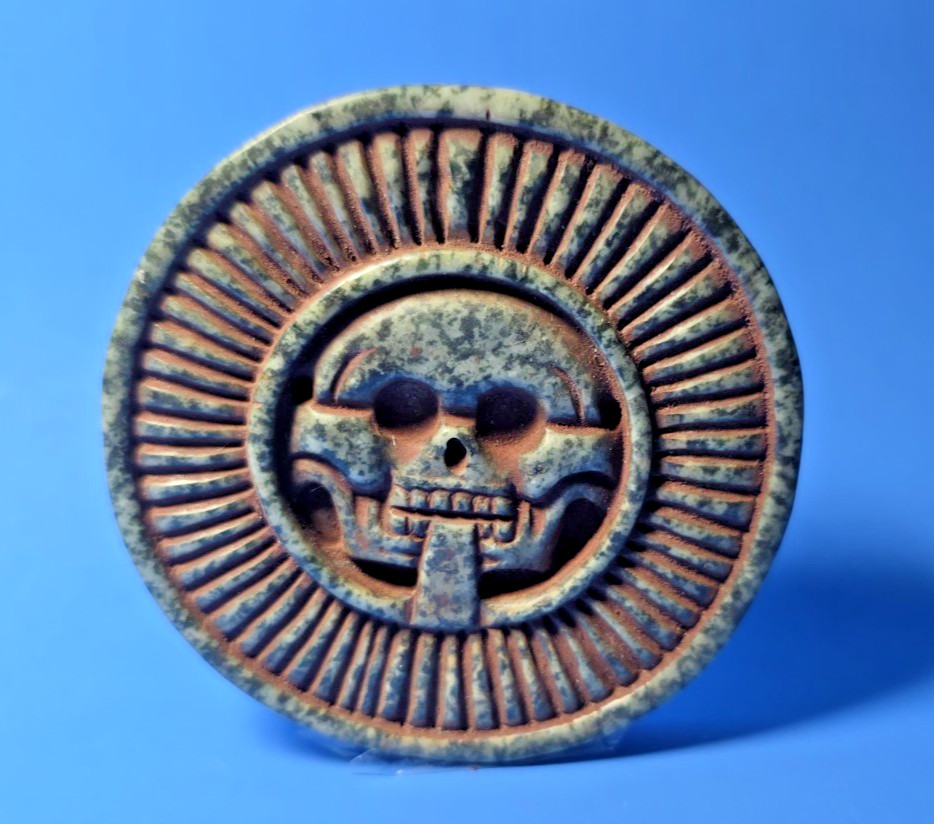 PRE-COLUMBIAN AZTEC SERPENTINE STONE SUN GOD PECTORAL PENDANT
