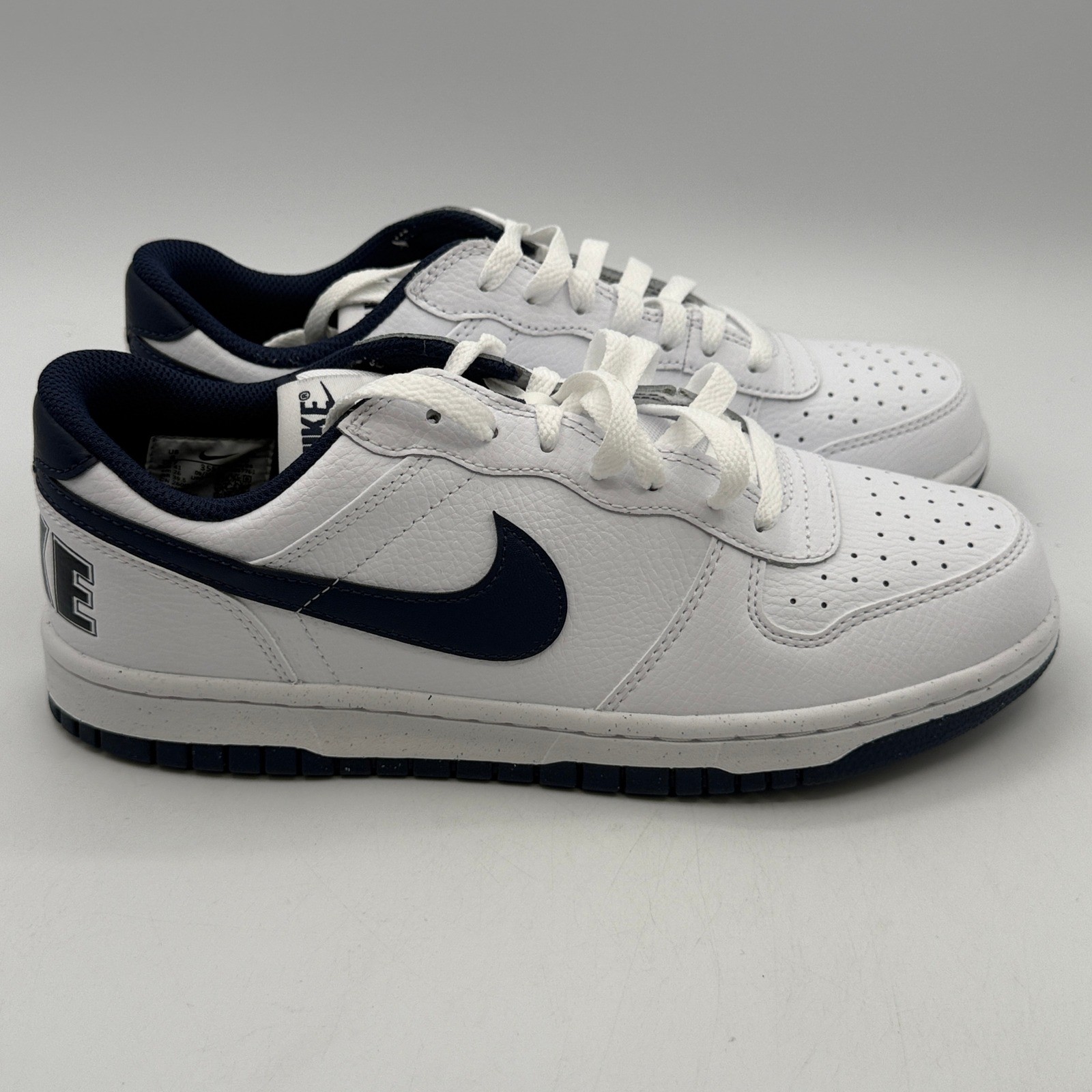 Nike Big Nike Low Shoes Mens Size 8 White Midnight Navy Basketball 355152-140