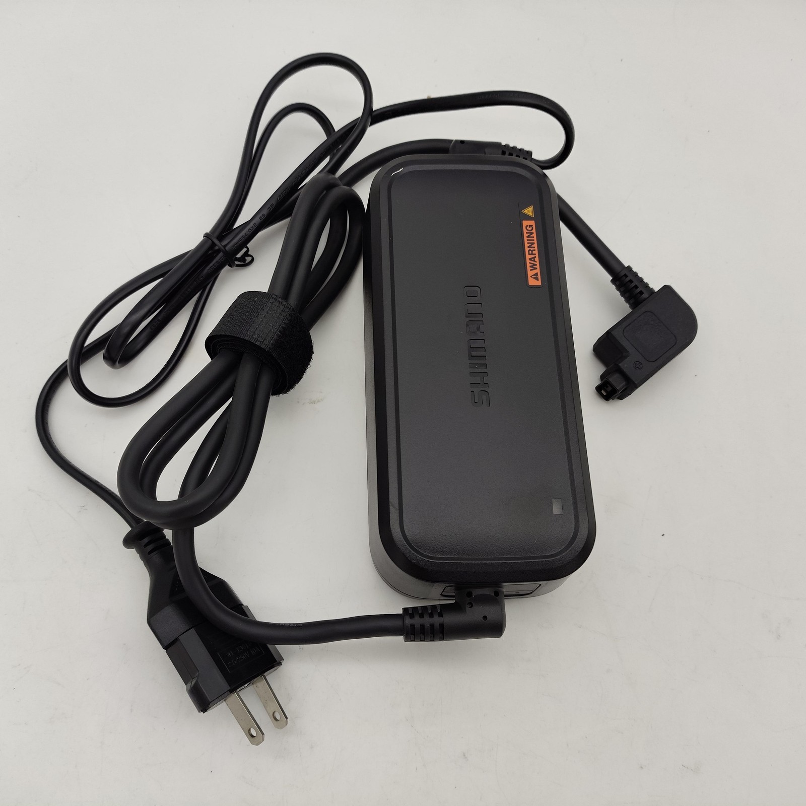Shimano Steps EC-E8004 E-Bike Charger w/ AC Power Cable (Black)