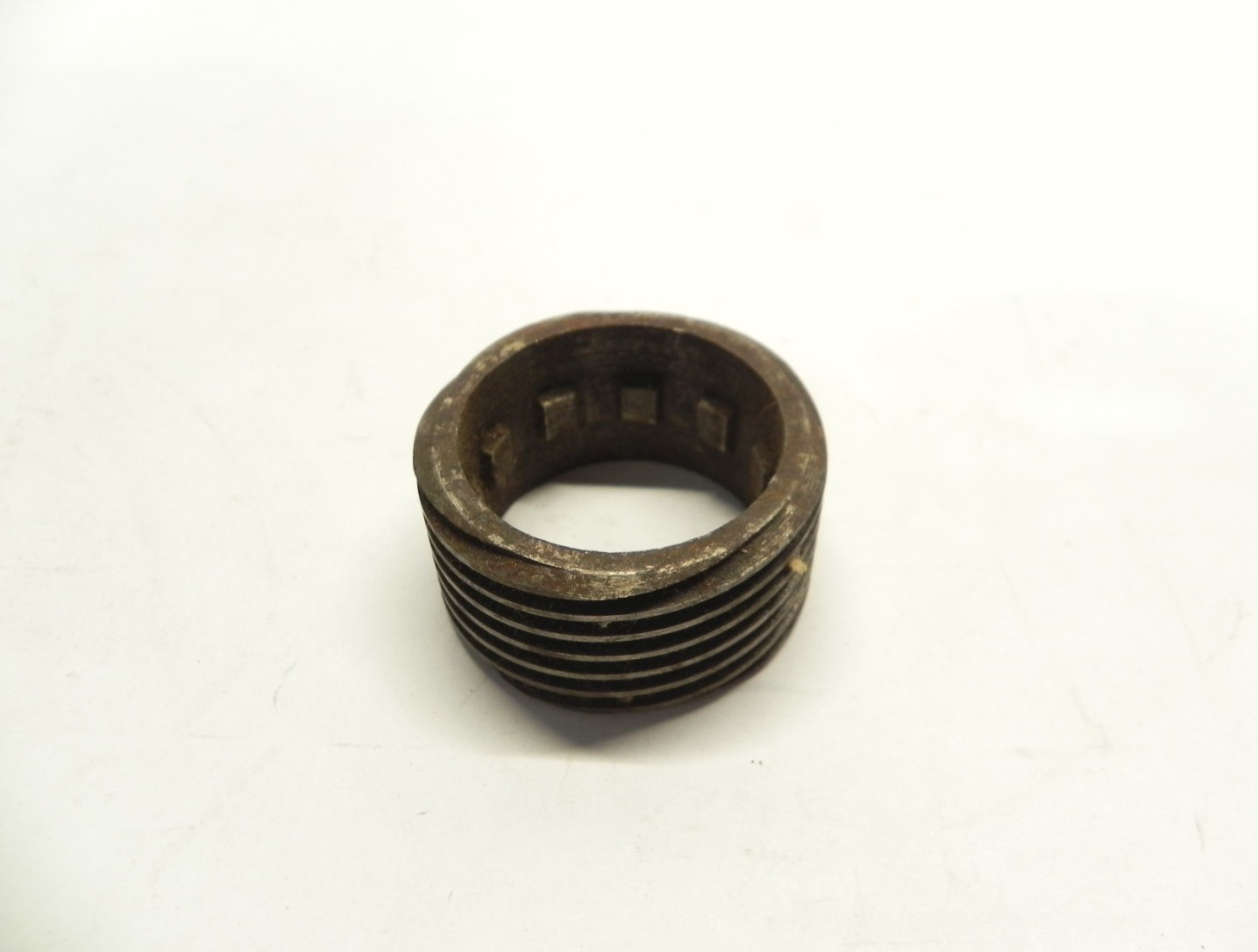 VINTAGE 1935-36-38-38-39 FORD BIG TRUCK SPEEDOMETER GEAR FORD #57-17285-A NORS VINTAGE 1935-36-38-38-39 FORD BIG TRUCK SPEEDOMETER GEAR FORD #57-17285-A NORS
