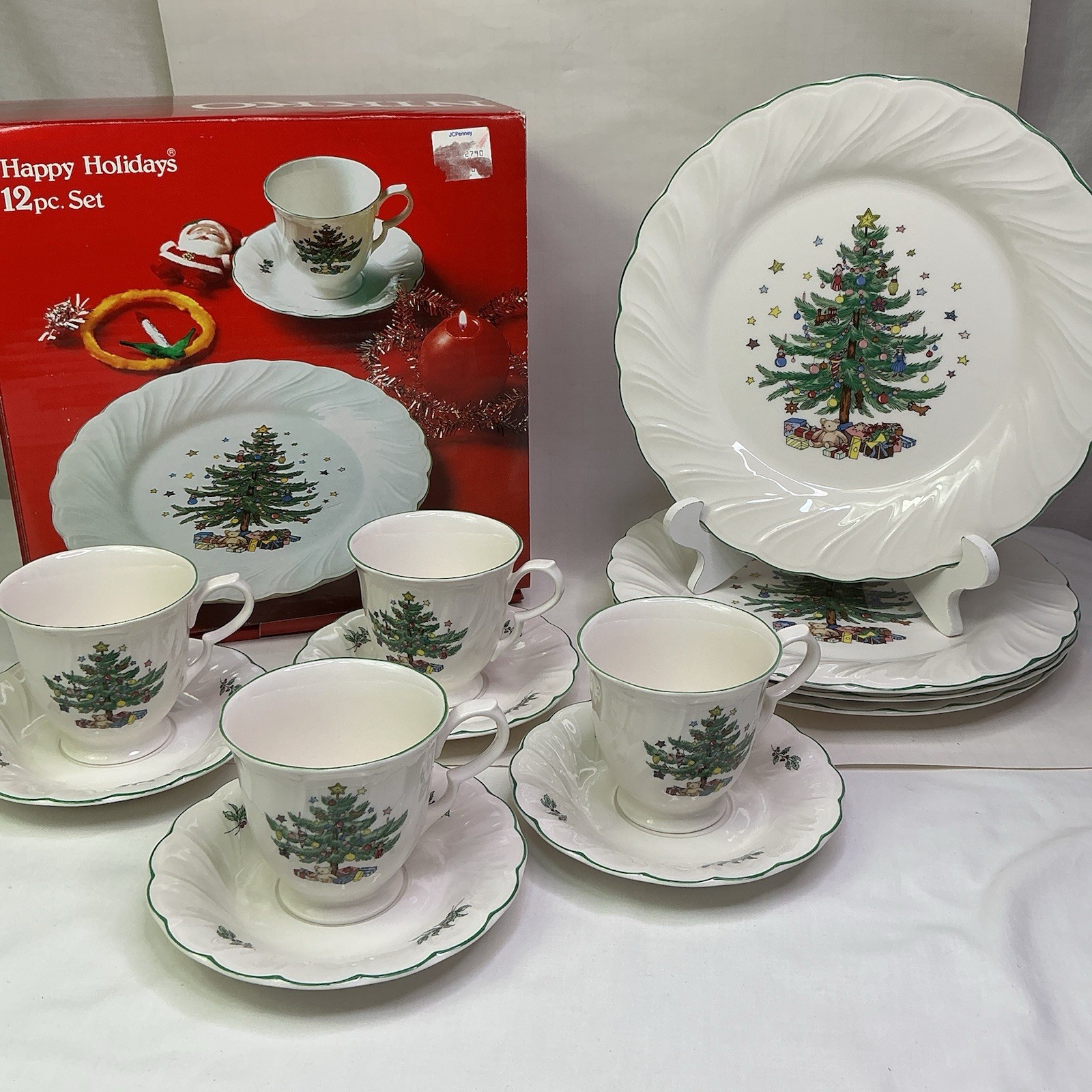 Vintage Nikko Happy Holidays 12 Pc. Set, 4 Dinner Plates & 4 Cups/Saucers Vintage Nikko Happy Holidays 12 Pc. Set, 4 Dinner Plates & 4 Cups/Saucers
