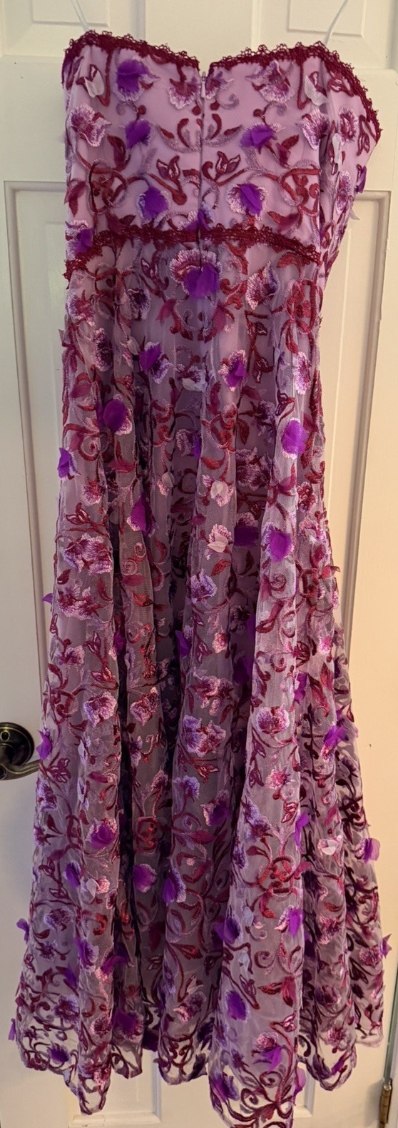 NWT Marchesa Notte Strapless bustier lilac Floral Embroidered Gown - size 8