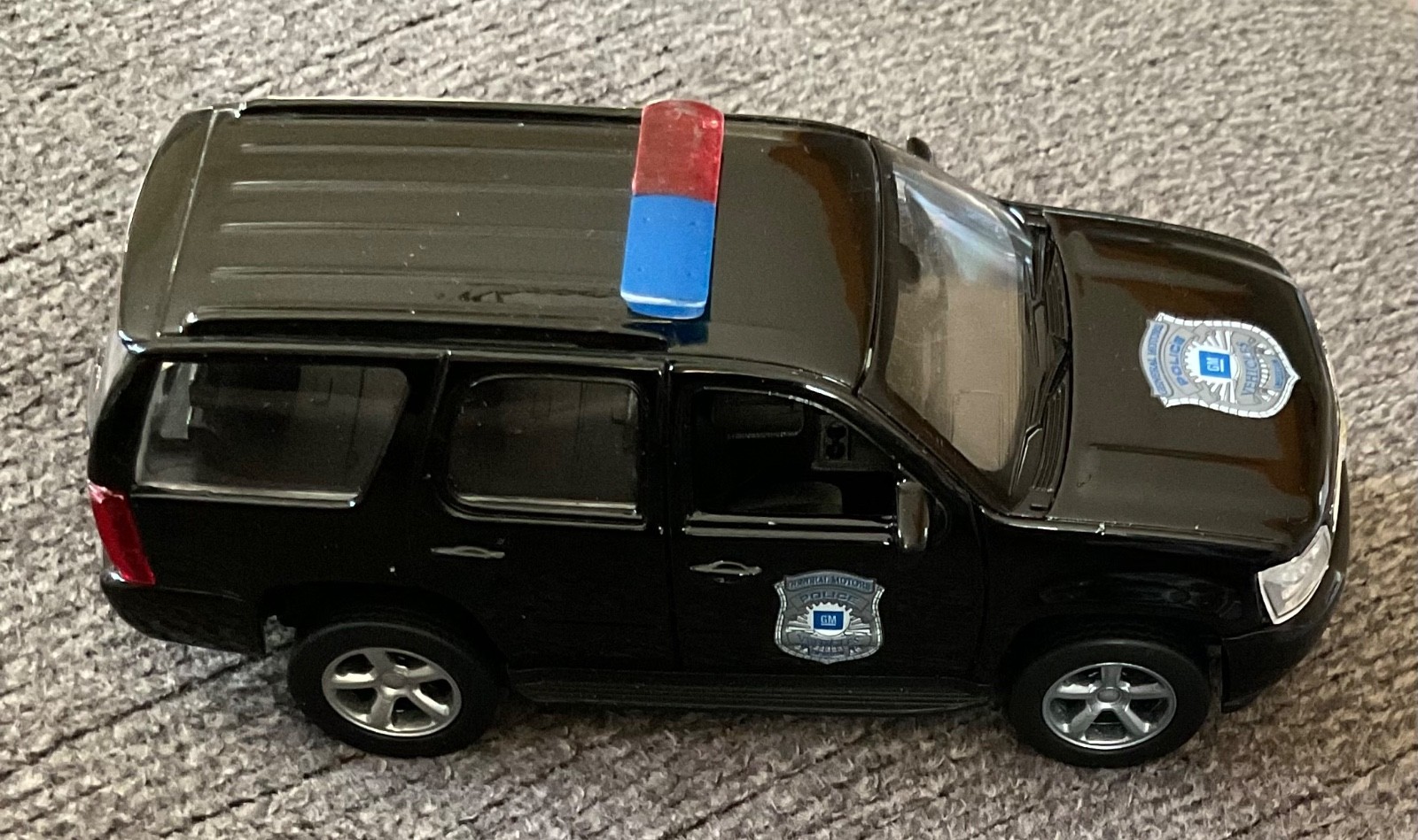 Welly Chevrolet Tahoe Police Diecast 2008 Pull Back 4.5 Welly Chevrolet Tahoe Police Diecast 2008 Pull Back 4.5