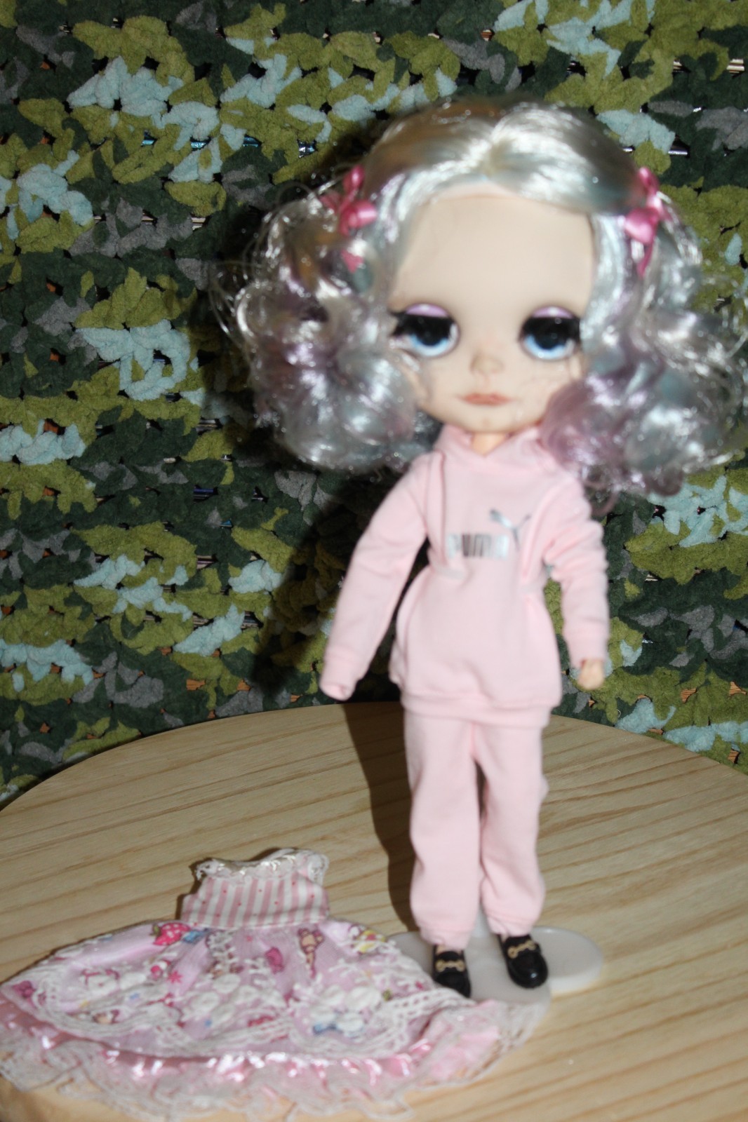 Custom Blythe Doll comes with an extra Dress