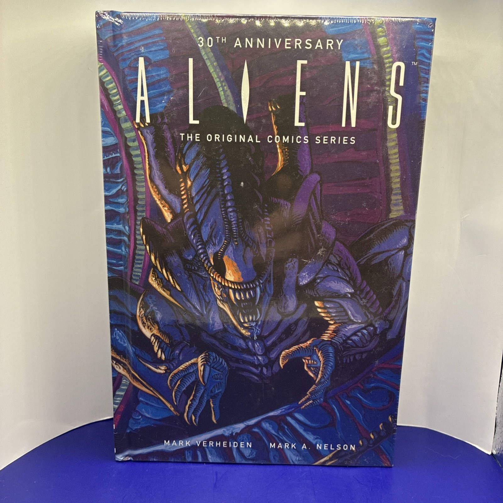 Aliens 30th Anniversary Original Comic Series Hardcover Loot Crate SEALED New