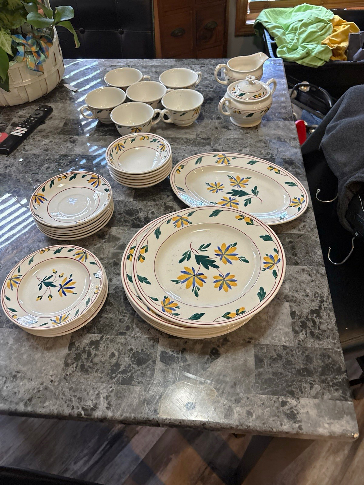 Vintage Villeroy & Boch Wallerfangen Dinnerware Set, Pattern 1359 X, Saar Basin Vintage Villeroy & Boch Wallerfangen Dinnerware Set, Pattern 1359 X, Saar Basin