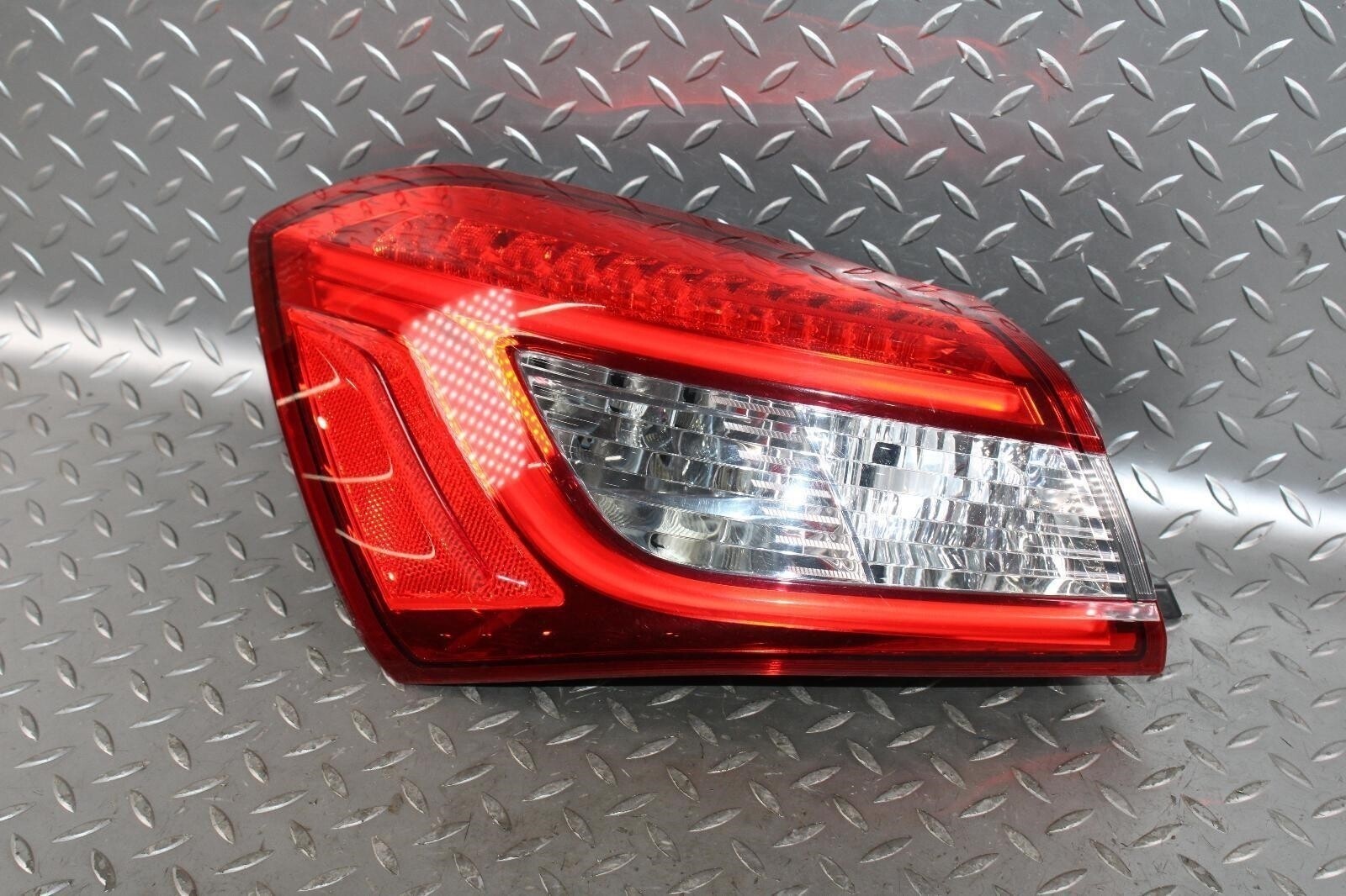 14-20 Ghibli LH Driver Left Quarter Mounted Taillight Tail Light Brake Lamp Lens