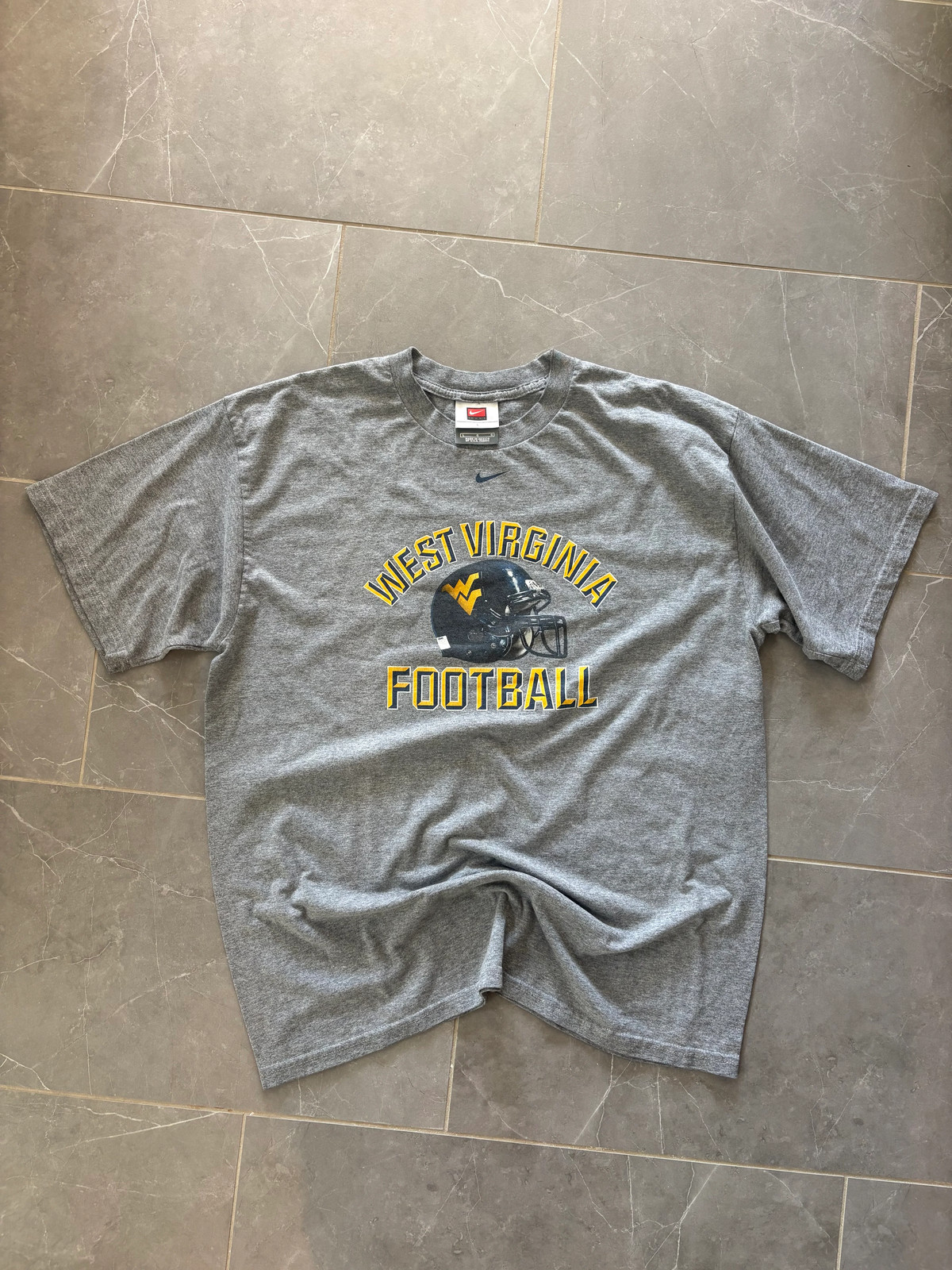 Vintage Y2K West Virginia T-Shirt Nike L Gray College