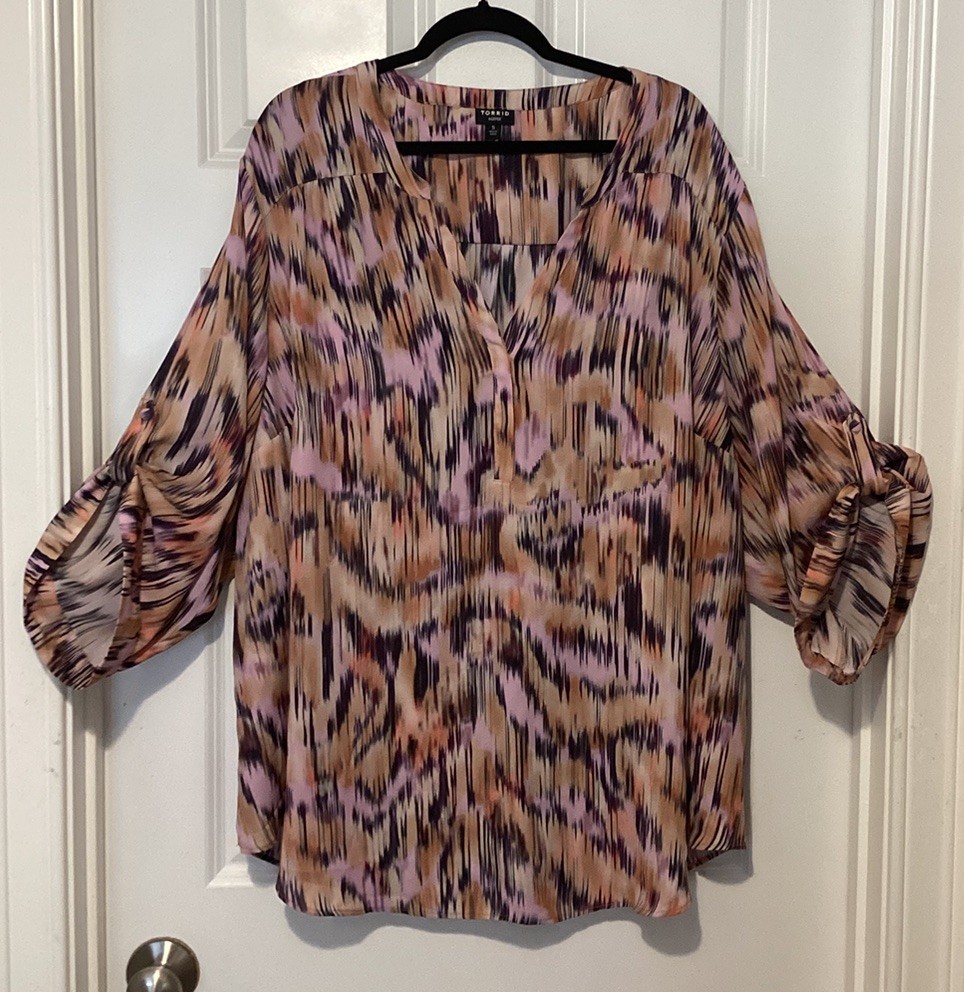 Torrid Plus Size 5X Multicolor Blouse, 3/4 Sleeves, V-neck Torrid Plus Size 5X Multicolor Blouse, 3/4 Sleeves, V-neck