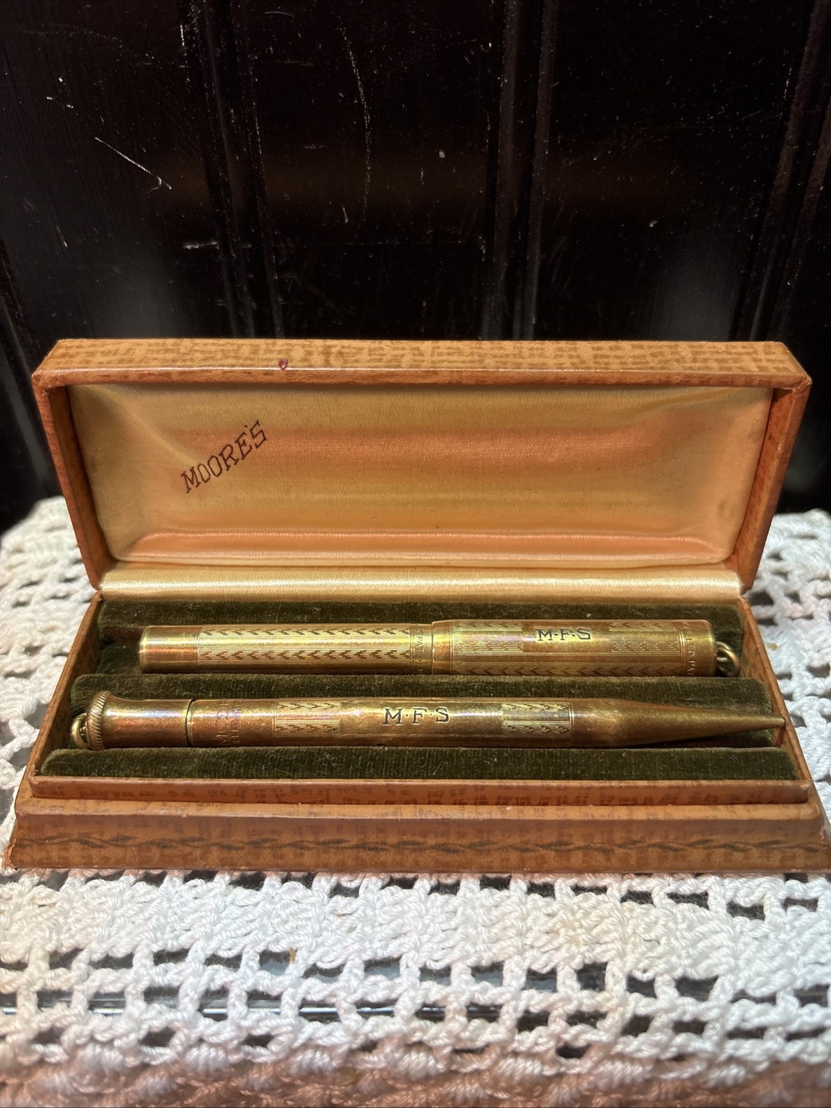 1922 Antique Moore’s 18k Gold Filled Dip Ink Pen Mechanical Pencil Gift Box Set 1922 Antique Moore’s 18k Gold Filled Dip Ink Pen Mechanical Pencil Gift Box Set