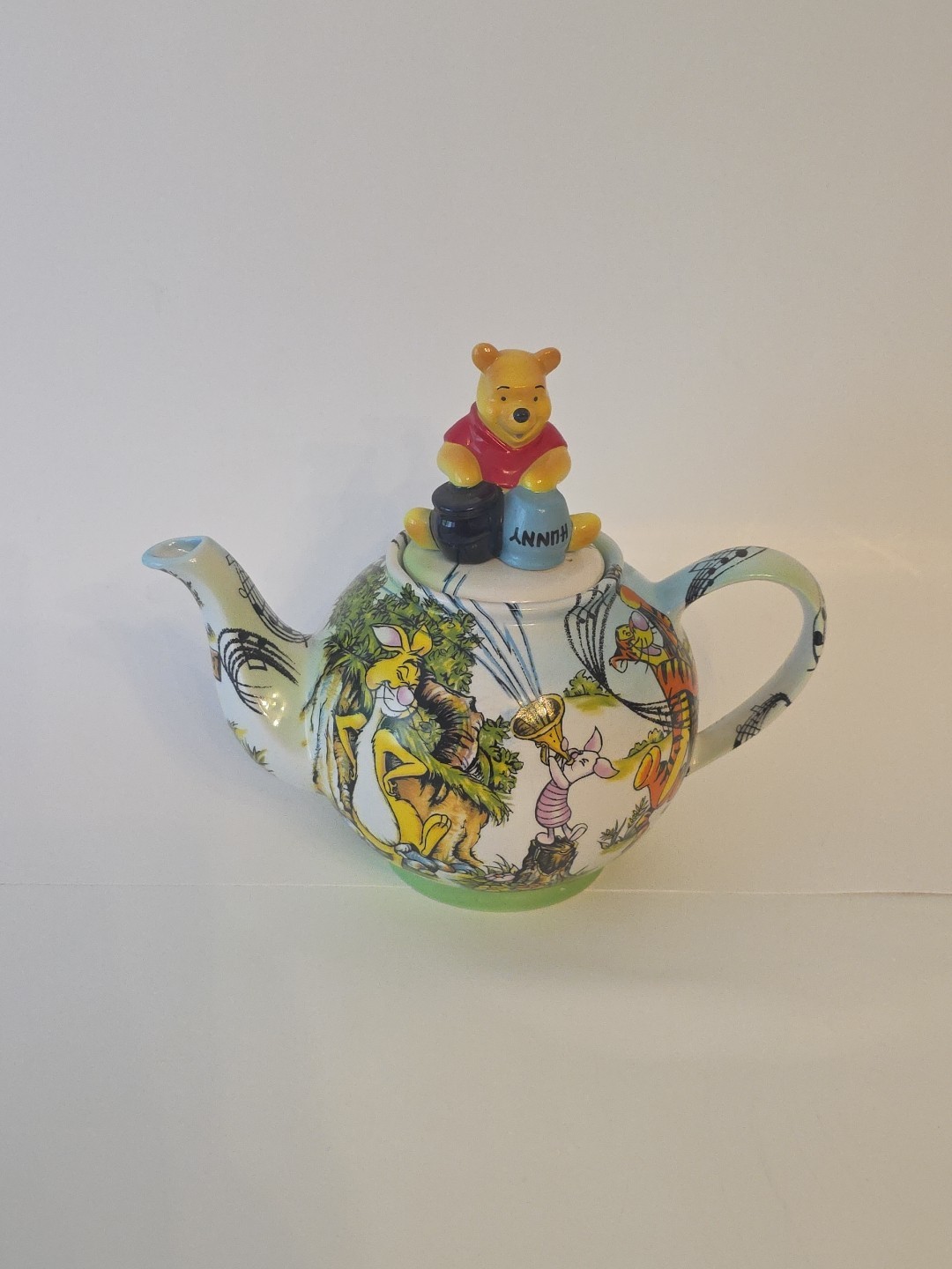 Limited Edition Disney Showcase Teapot - Betty RHAPSODY IN POOH Paul Cardew Limited Edition Disney Showcase Teapot - Betty RHAPSODY IN POOH Paul Cardew