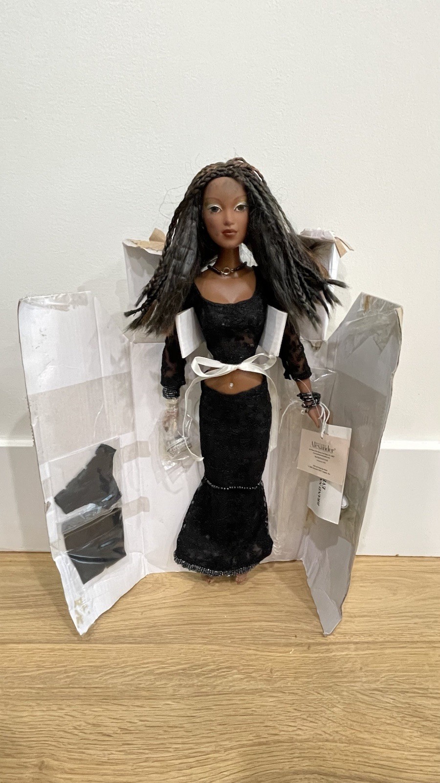 Vintage 2002 Madame Alexander ALEX Backstage Pass 16” Fashion Doll Complete Set Vintage 2002 Madame Alexander ALEX Backstage Pass 16” Fashion Doll Complete Set