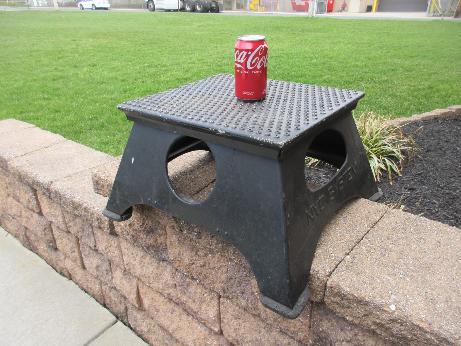 RAILROAD LOCOMOTIVE TRAIN STATION PASSENGER CONDUCTOR STEP STOOL NYC SYSTEM RAILROAD LOCOMOTIVE TRAIN STATION PASSENGER CONDUCTOR STEP STOOL NYC SYSTEM