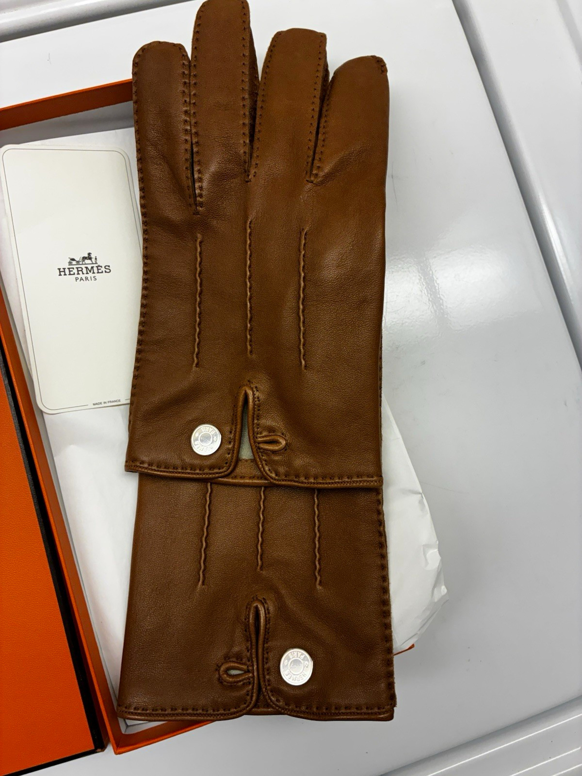 HERMÈS Lambskin Leather Gloves Silk Lined Cognac Solid Wrist Warm Size 095 HERMÈS Lambskin Leather Gloves Silk Lined Cognac Solid Wrist Warm Size 095