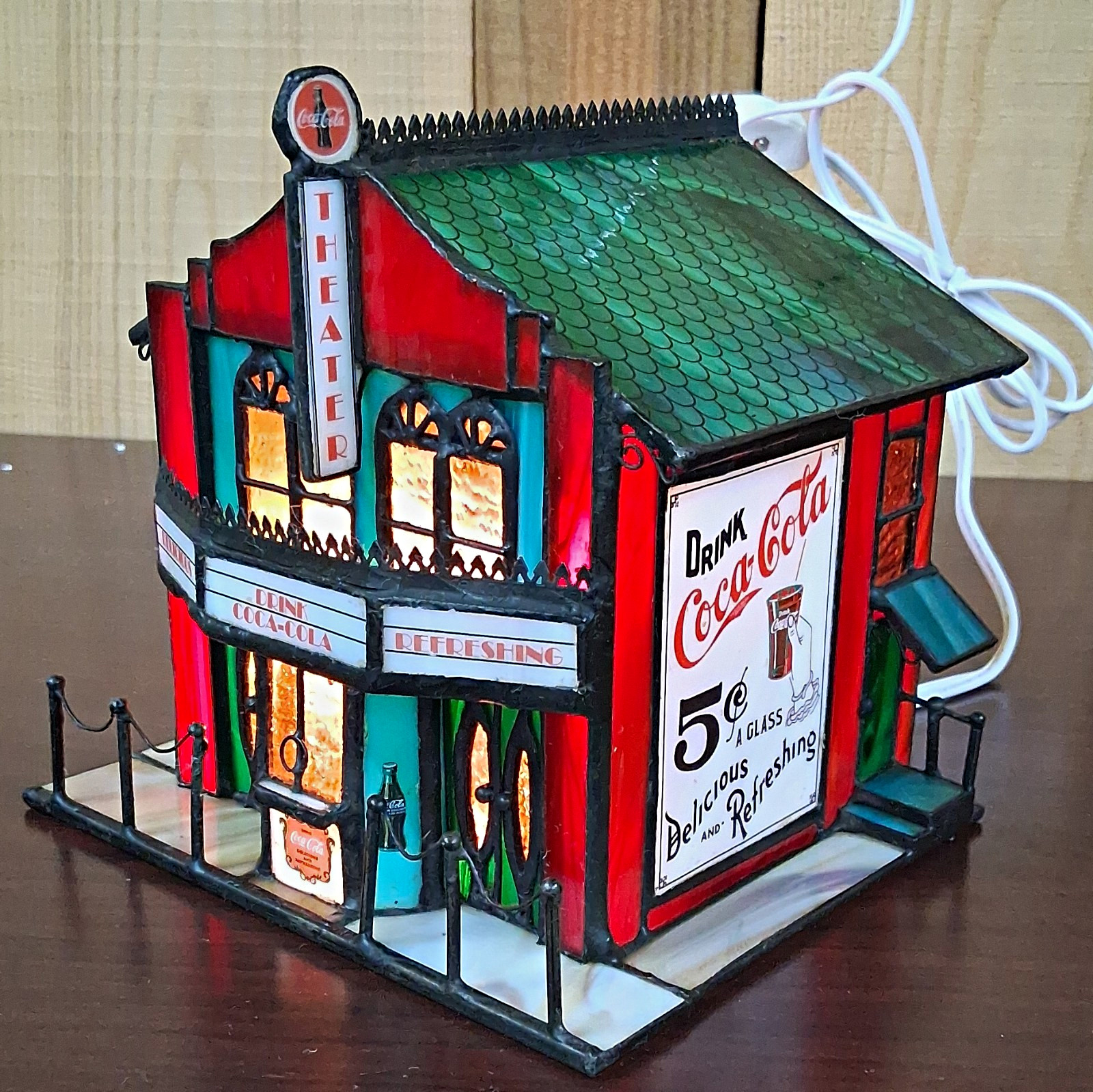 VTG Coca-Cola Lighted Stained Glass Movie House Franklin Mint Christmas Theater VTG Coca-Cola Lighted Stained Glass Movie House Franklin Mint Christmas Theater