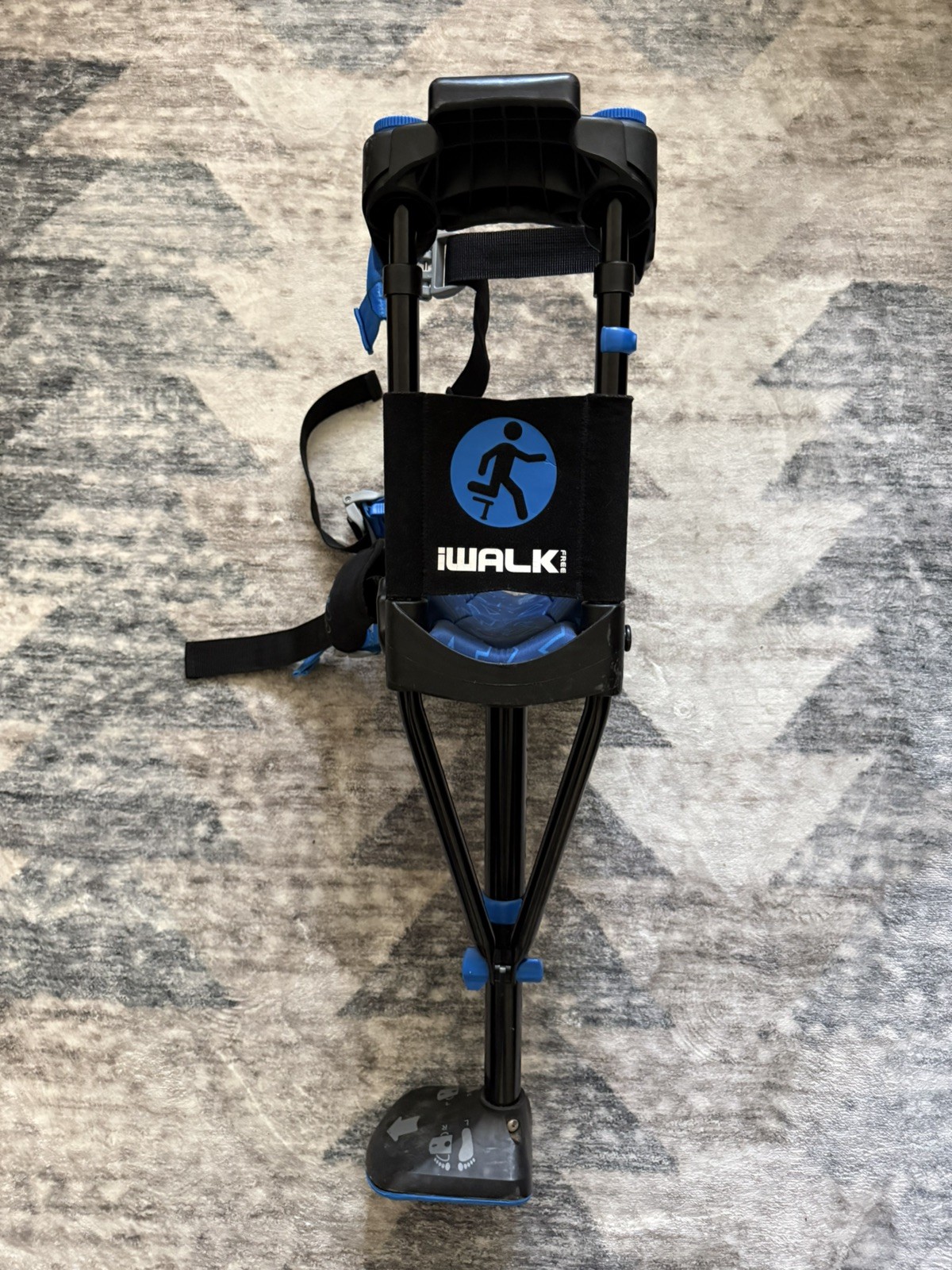 iWALK 3.0 Hands-Free Knee Crutch Blue/Black Adjustable Lightweight Ergonomic iWALK 3.0 Hands-Free Knee Crutch Blue/Black Adjustable Lightweight Ergonomic
