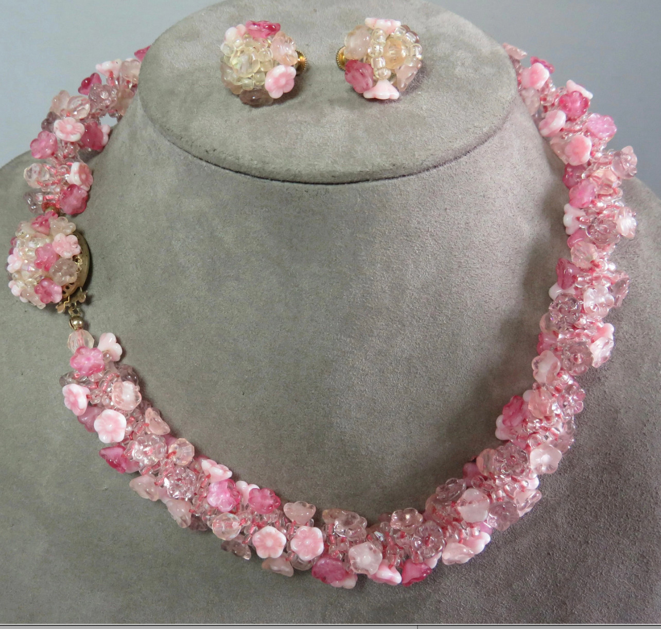 VENDOME Signed PINK Mini Glass Flower Choke Necklace & Clip Earrings Set WAT5