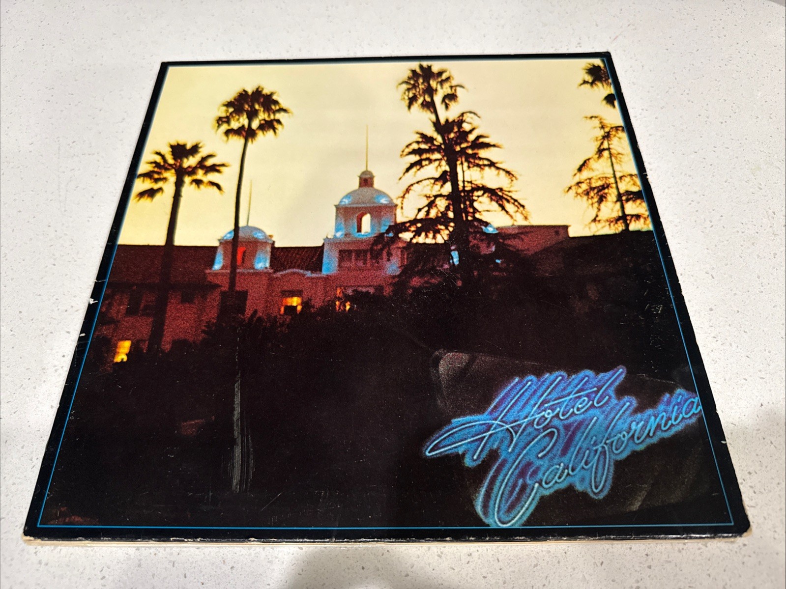 EAGLES*HOTEL CALIFORNIA*VINYL LP RECORD ASYLUM RECS 7E-1084 VG+/VG+ 1976 EAGLES*HOTEL CALIFORNIA*VINYL LP RECORD ASYLUM RECS 7E-1084 VG+/VG+ 1976