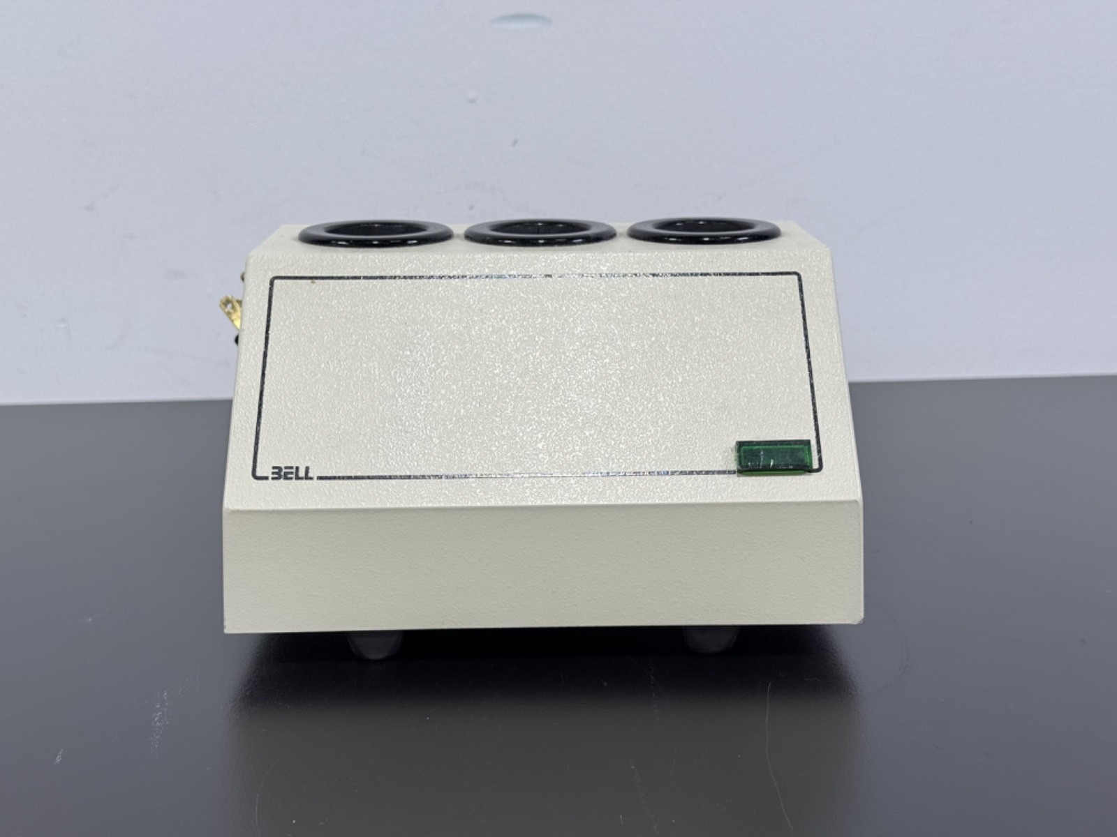 Innovative Medical Systems RECHARGER 3-Port Medical Dental Battery Charger