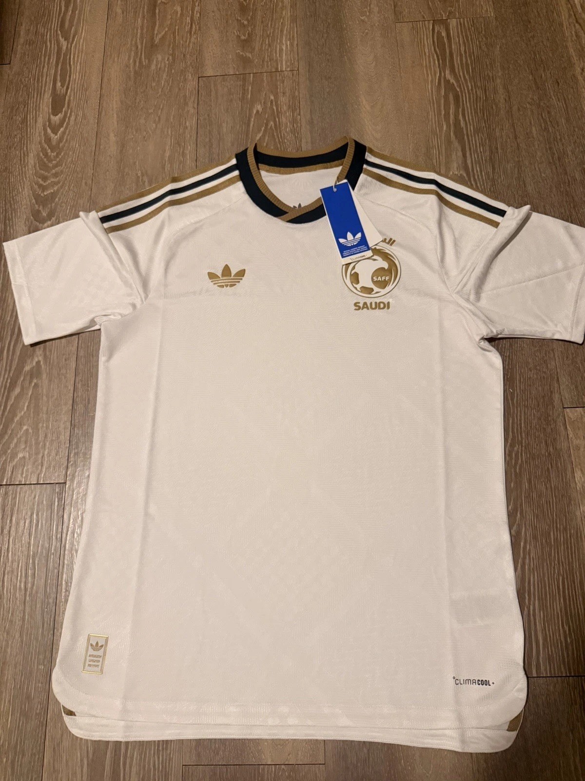 Saudi Arabia SAFF Authentic Player Version Away Jersey White/Gold Men’s Size M Saudi Arabia SAFF Authentic Player Version Away Jersey White/Gold Men’s Size M
