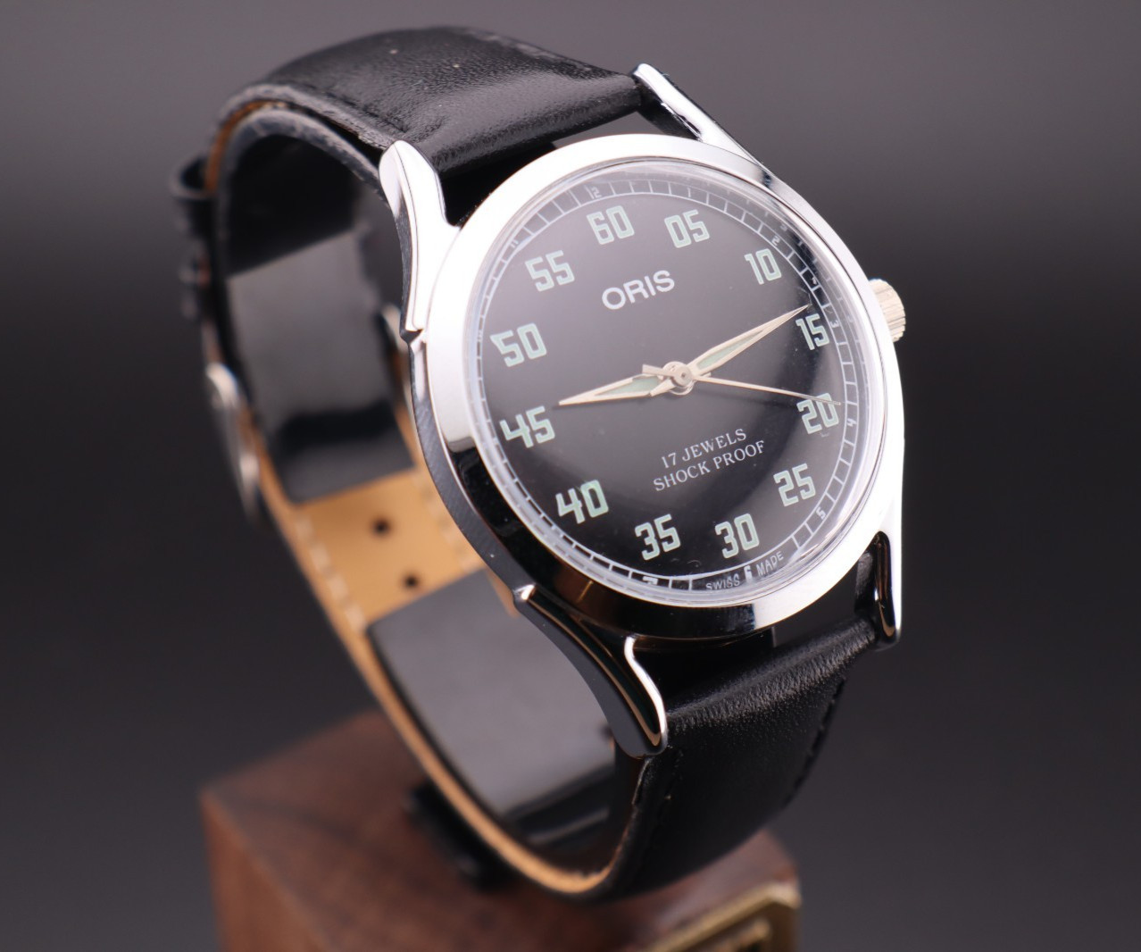 Oris Vintage Hand Winding Mechanical 17 Jewels Men\'s Wrist Watch - Swiss Made
