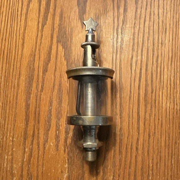 Vintage Metal Oiler Lubricator with Clear Reservoir and Threaded Mount Vintage Metal Oiler Lubricator with Clear Reservoir and Threaded Mount