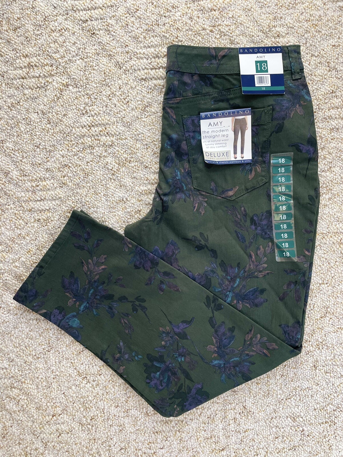 Bandolino AMY Women\'s Size 18 Night Breeze Floral Stretch Straight Jeans NWT Bandolino AMY Women\'s Size 18 Night Breeze Floral Stretch Straight Jeans NWT