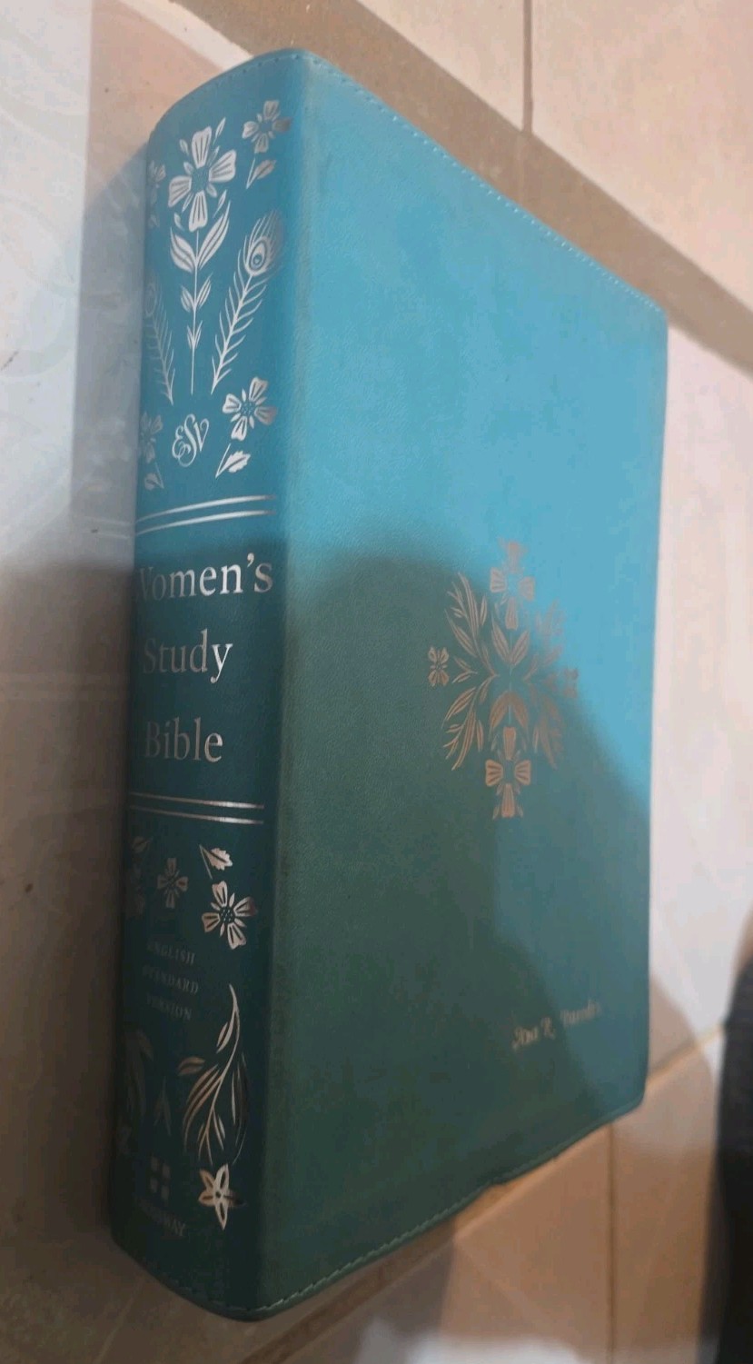 ESV Women\'s Study Bible Teal TruTone LeatherTouch Bible Crossway ESV 2020 ESV Women\'s Study Bible Teal TruTone LeatherTouch Bible Crossway ESV 2020