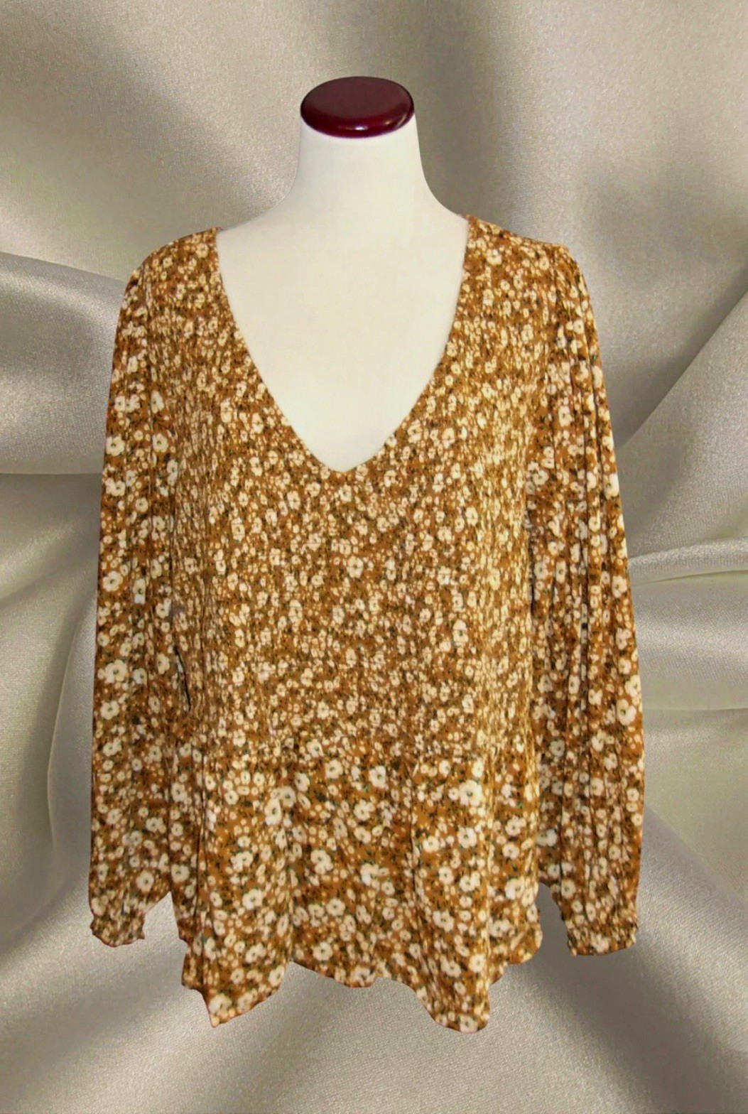 Womens 3X Brown White Floral V‑Neck Smocked Boho Blouse Top Long Sleeve Womens 3X Brown White Floral V‑Neck Smocked Boho Blouse Top Long Sleeve