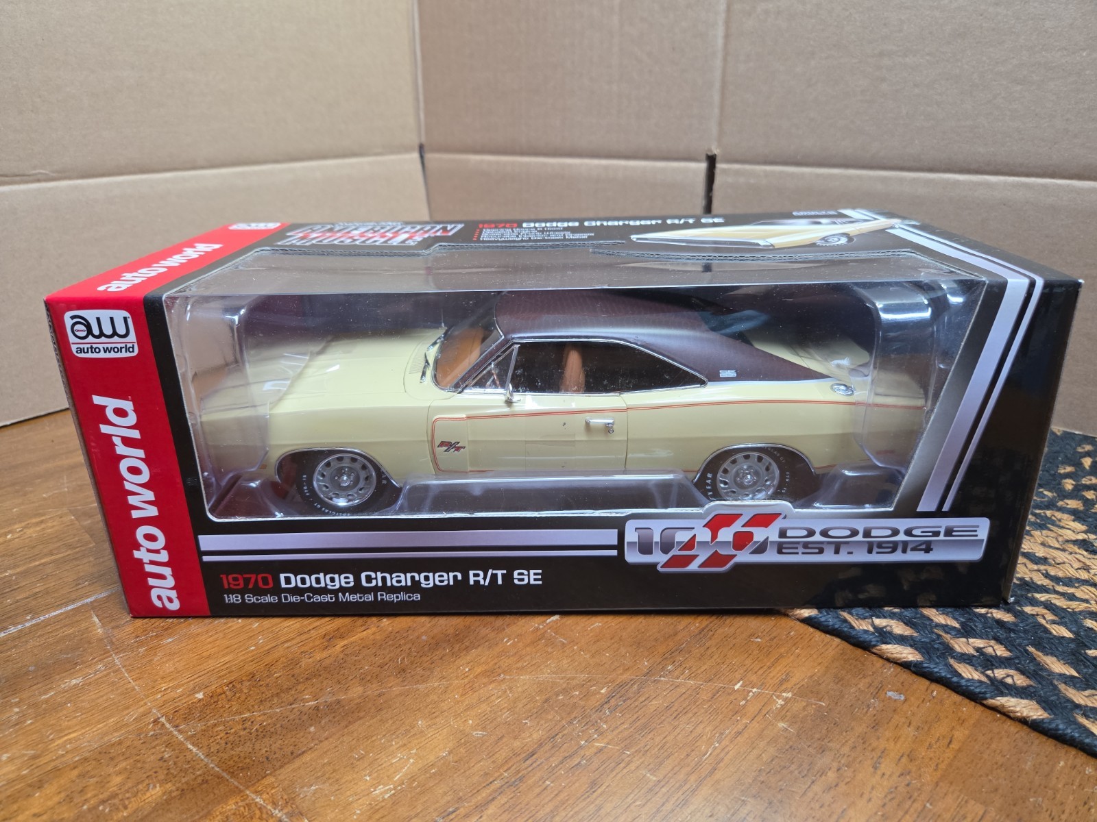 NIB Auto World Diecast 1970 Dodge Charger R/T SE Yellow Brown American Muscle NIB Auto World Diecast 1970 Dodge Charger R/T SE Yellow Brown American Muscle