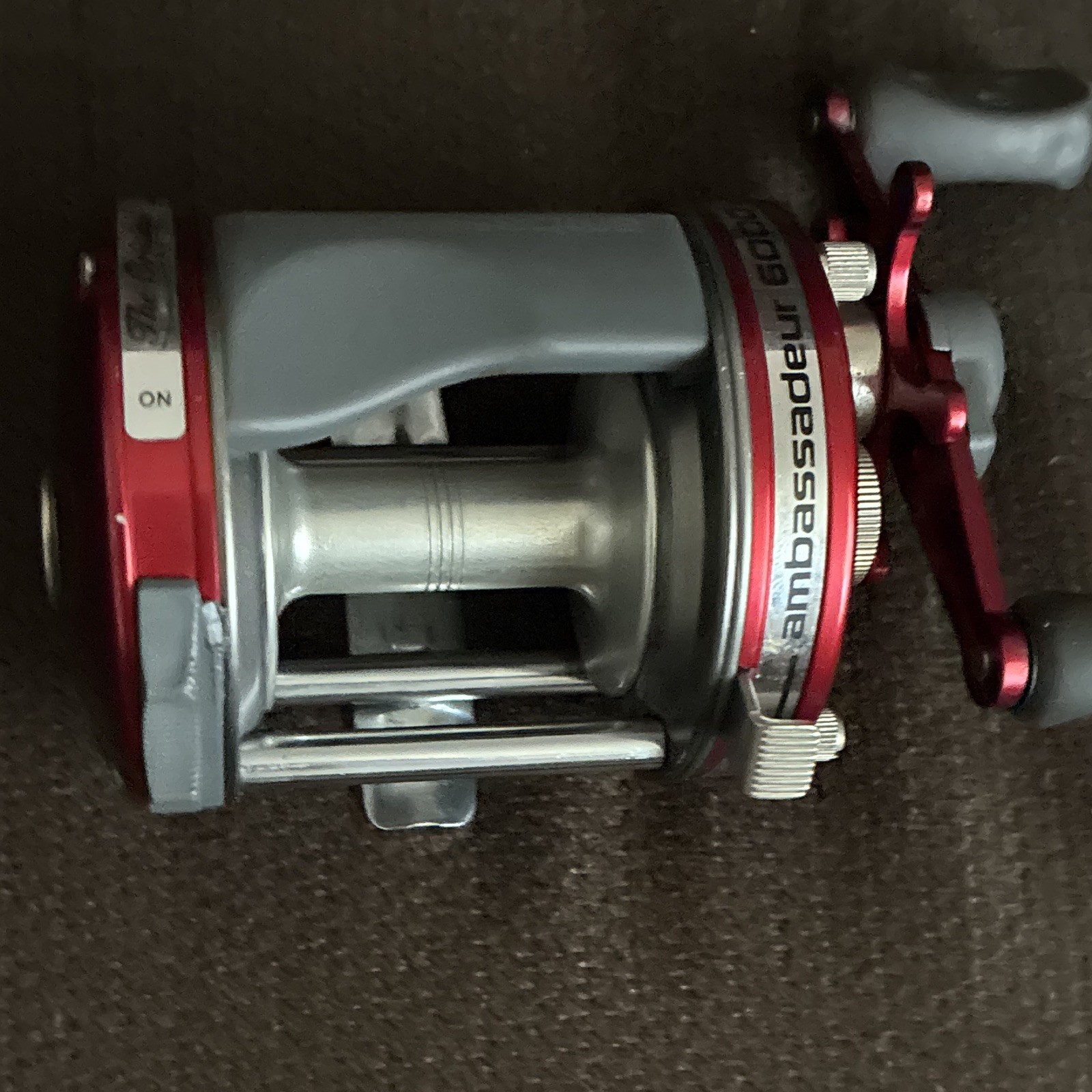 Abu Garcia Ambassadeur 6000 Baitcasting Fishing Reel Red/Silver Abu Garcia Ambassadeur 6000 Baitcasting Fishing Reel Red/Silver