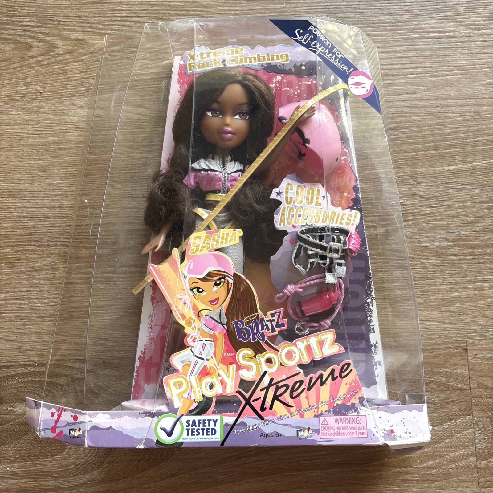 Bratz X-Treme Rock Climbing Sasha Doll 2008 NEW - READ Bratz X-Treme Rock Climbing Sasha Doll 2008 NEW - READ
