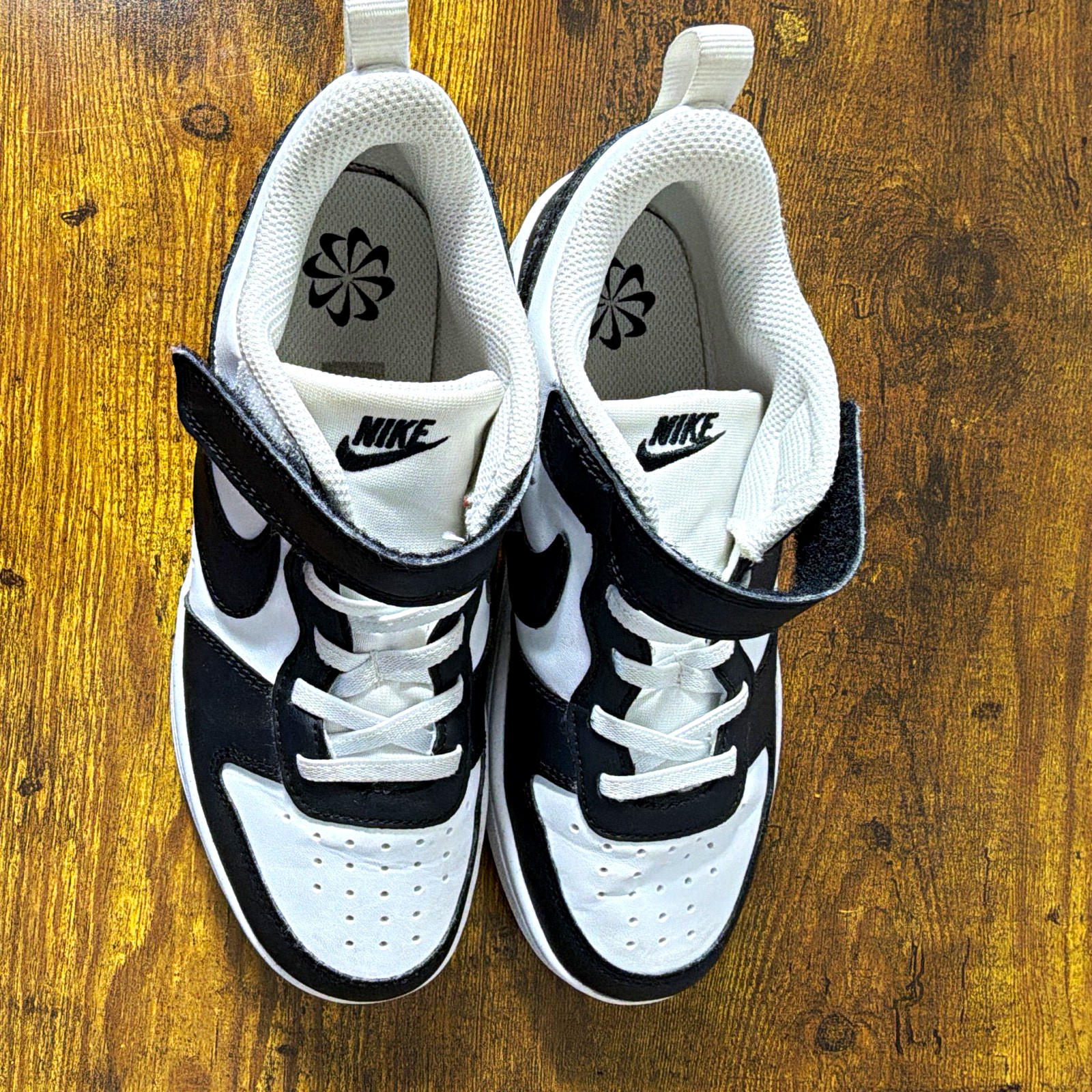 Nike Court Borough Low Top Hook & Loop Black/White Kids US 2.5 DV5457-131 Nike Court Borough Low Top Hook & Loop Black/White Kids US 2.5 DV5457-131