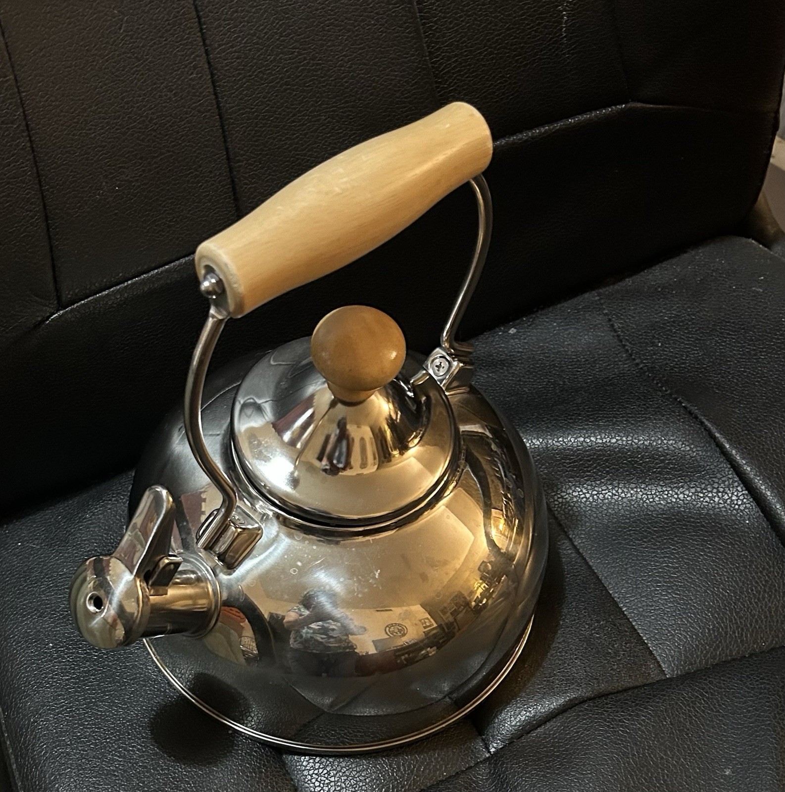 Chantal Stainless Steel Whistling Tea Kettle with Loop Handle 1.8 Qt