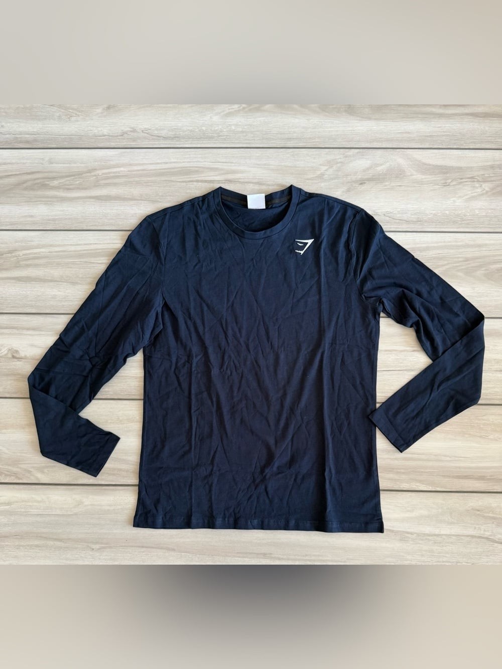 Gymshark Crest Long Sleeve T-shirt Black Small NWT IN PACKAGE Gymshark Crest Long Sleeve T-shirt Black Small NWT IN PACKAGE