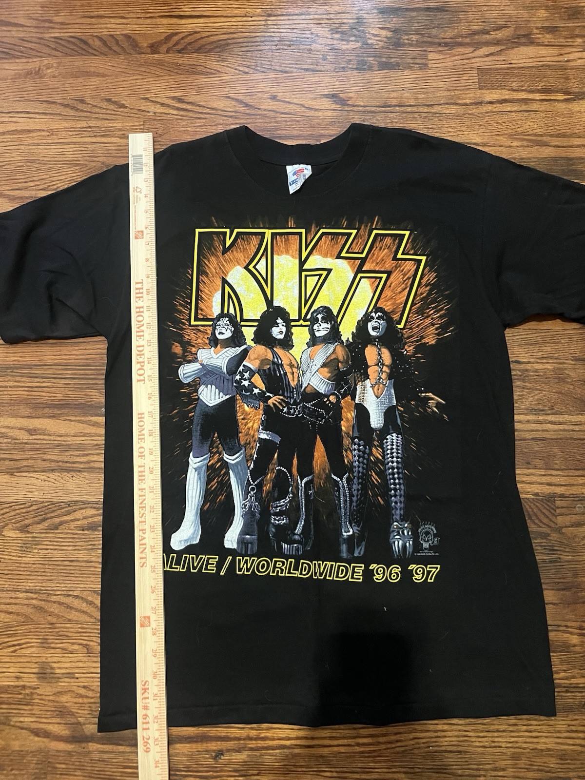 Vintage KISS Alive Worldwide 96/97 Tour - T Shirt - Size XL - Never Worn/Washed Vintage KISS Alive Worldwide 96/97 Tour - T Shirt - Size XL - Never Worn/Washed