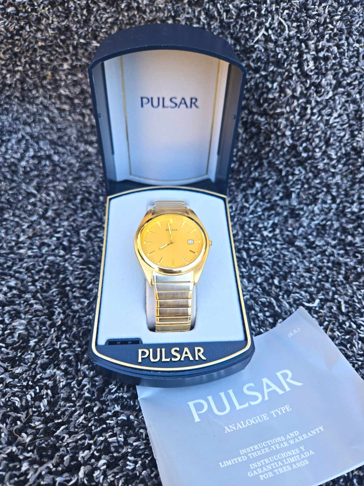 Vintage Pulsar Quartz Men's Gold Tone Watch V732-X004 Vintage Pulsar Quartz Men's Gold Tone Watch V732-X004