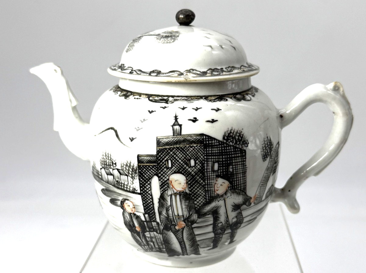 Antique Rare Chinese For European Market 1715-20 Hard Paste  Porcelain Teapot