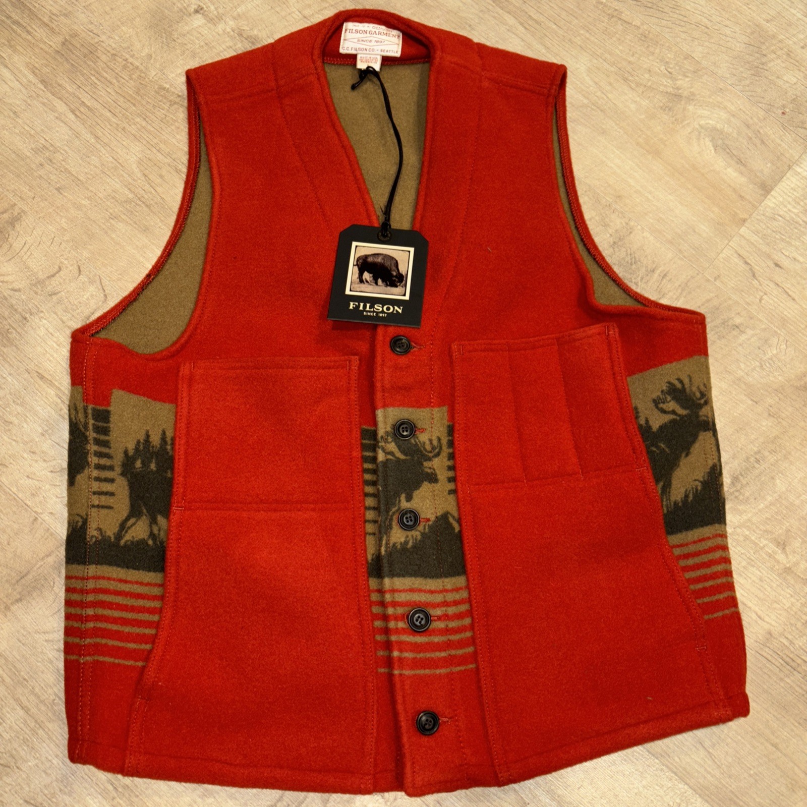 FILSON Jacquard Wool Cruiser Vest Jacket Made In USA Red Khaki Elk Med Large FILSON Jacquard Wool Cruiser Vest Jacket Made In USA Red Khaki Elk Med Large