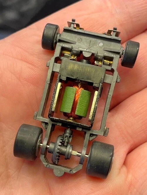 (2 Sets) Life Like Slot Car Neo(Lvl 52)Traction & Motor Magnet 🎯VIDEO🧲 (8 Pcs)