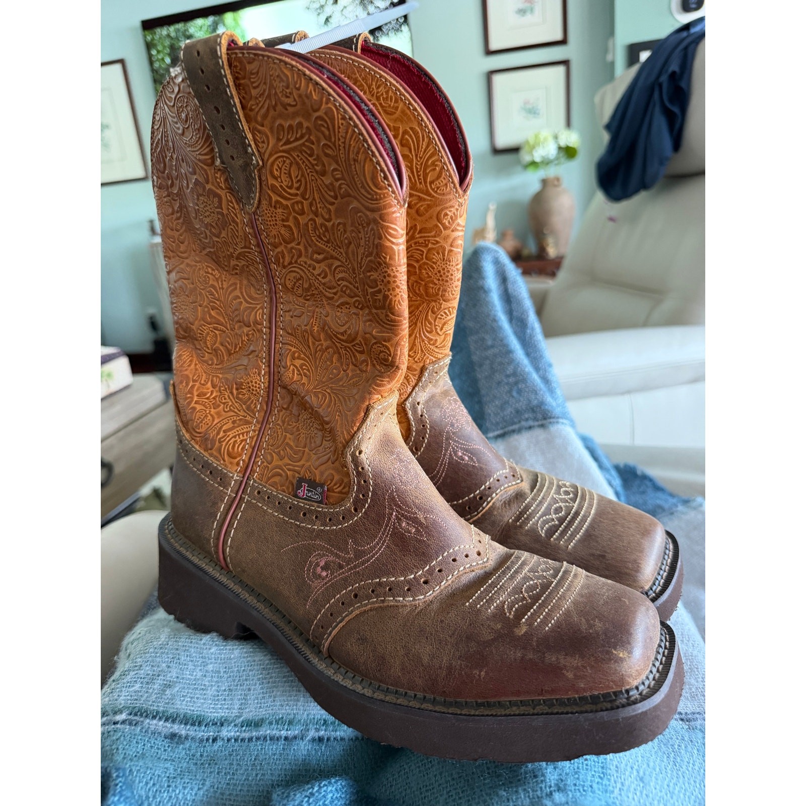 Justin Gy9530 Men\'s Western Size 10B Brown Embossed Leather Pull On Cowboy Boots
