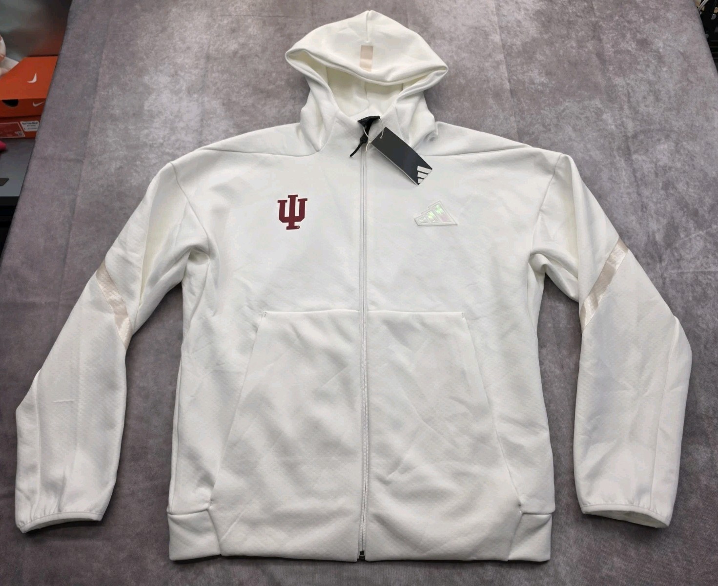 New Adidas Indiana Hoosiers ZNE Hoodie On Field Mens Medium Loose $120 New Adidas Indiana Hoosiers ZNE Hoodie On Field Mens Medium Loose $120