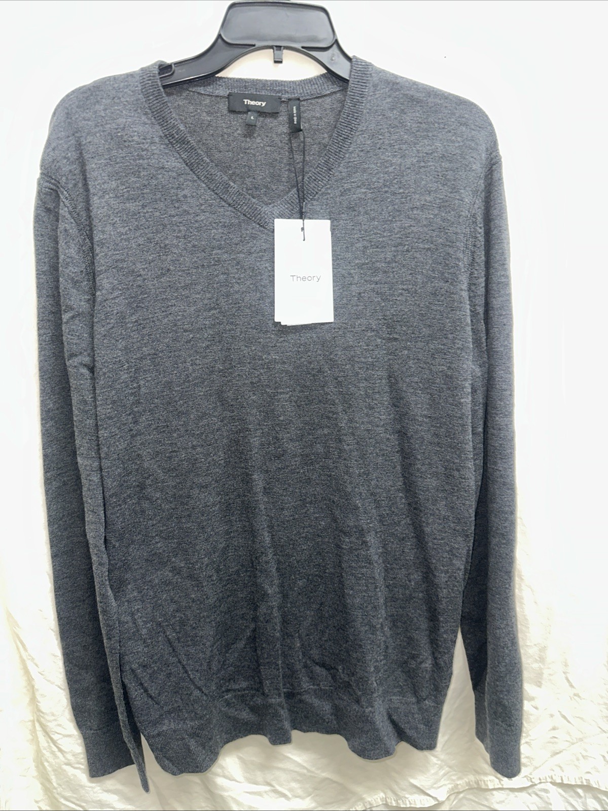 NWT Theory Men’s Long Sleeve V-Neck Sweater Gray Size L