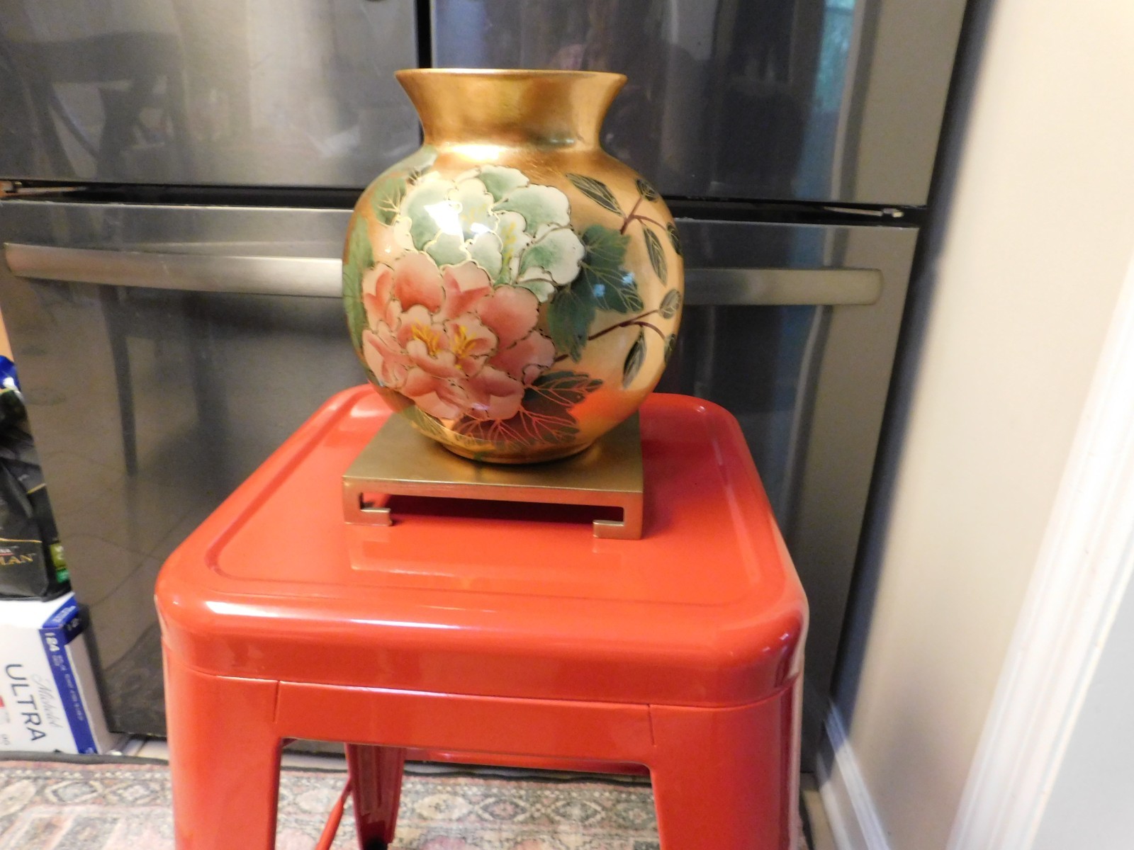 Vintage/Antique Japanese Kutani Porcelain Flower Vase Vintage/Antique Japanese Kutani Porcelain Flower Vase