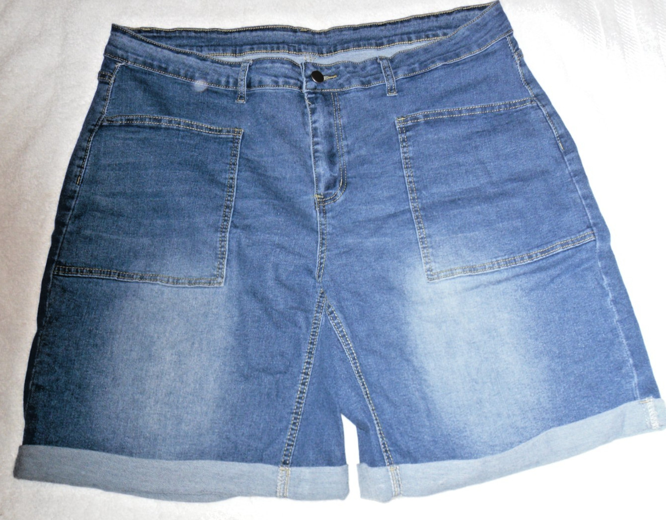 NWOT Jean Shorts size 4x distressed Unknown brand. 