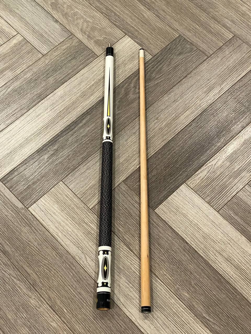 HANS DELTA GJ-3 Pool Cue Stick Blue and Gray Maple - 18oz Weight - Used 2 pc