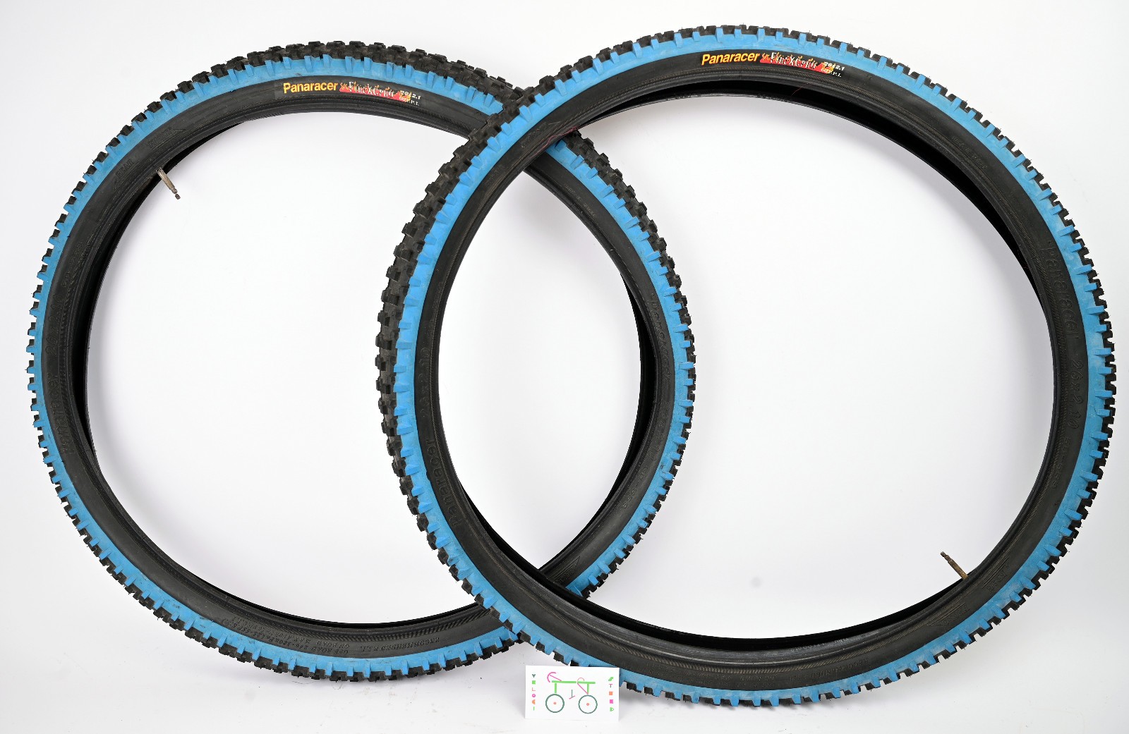 Vintage PAIR Panaracer Fire XC Pro Tire 26 x 2.1 Clincher MTB Bike Tires Blue Vintage PAIR Panaracer Fire XC Pro Tire 26 x 2.1 Clincher MTB Bike Tires Blue